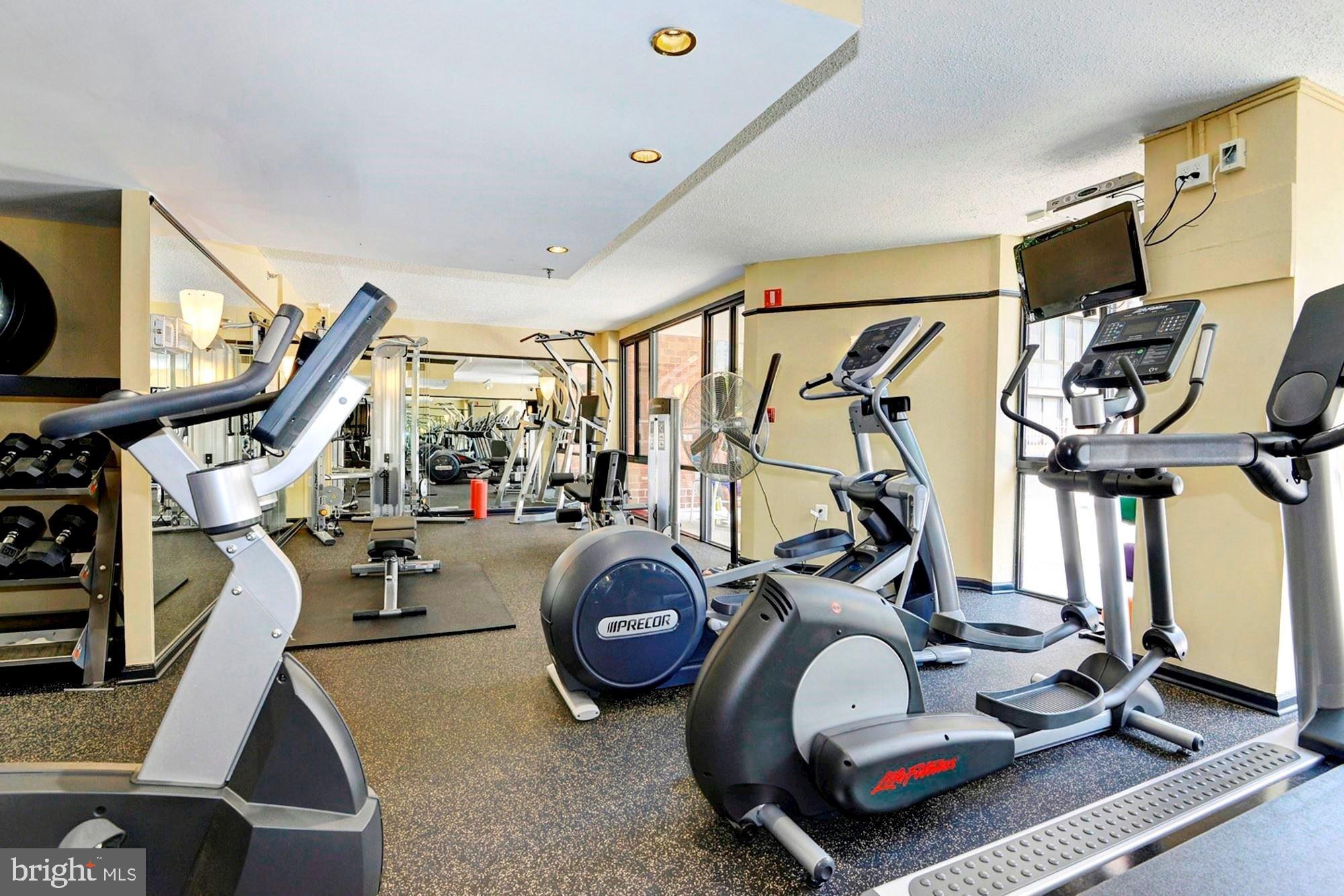 EASTVIEW AT BALLSTON METRO - Residential