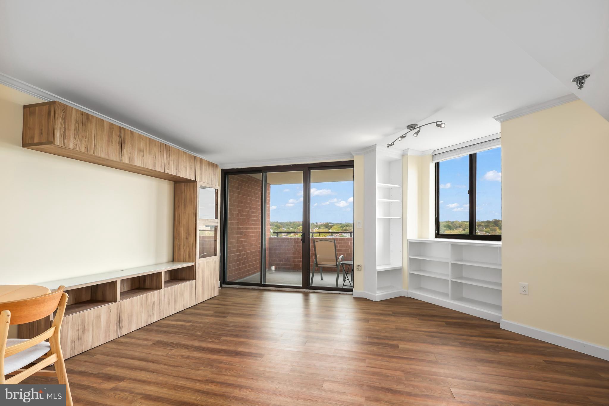 EASTVIEW AT BALLSTON METRO - Residential