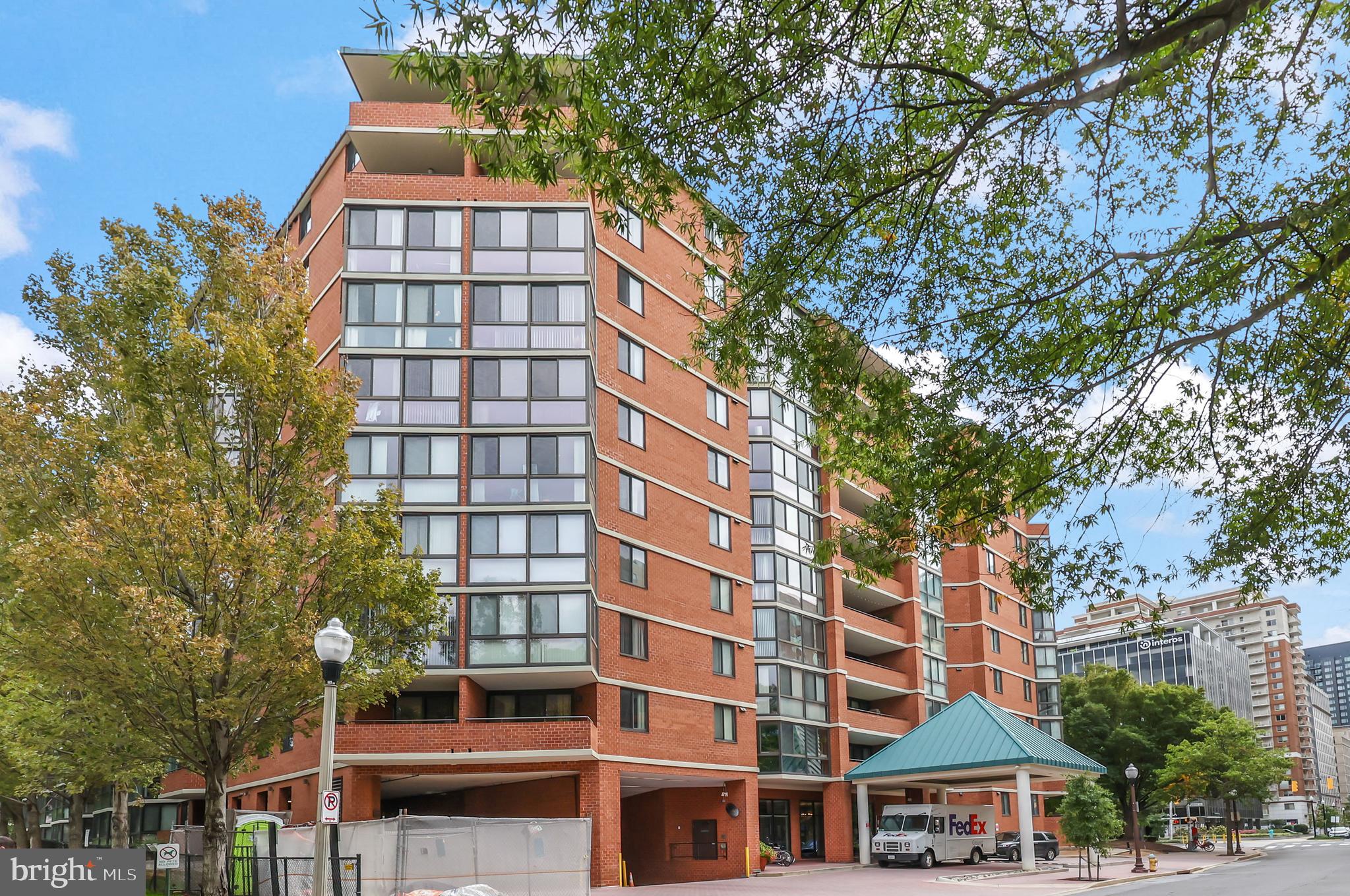 EASTVIEW AT BALLSTON METRO - Residential