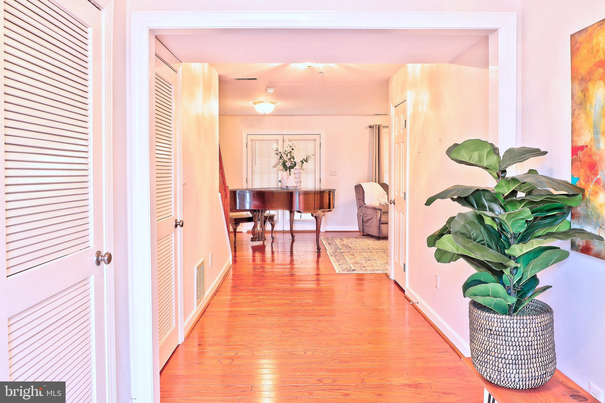 RUSSETT - Residential