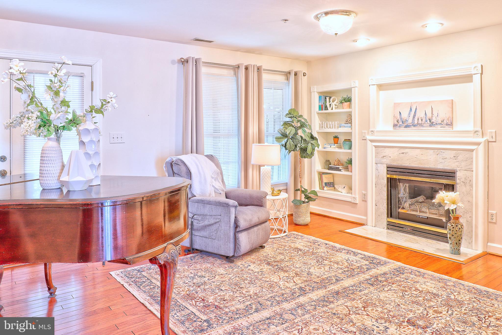 RUSSETT - Residential