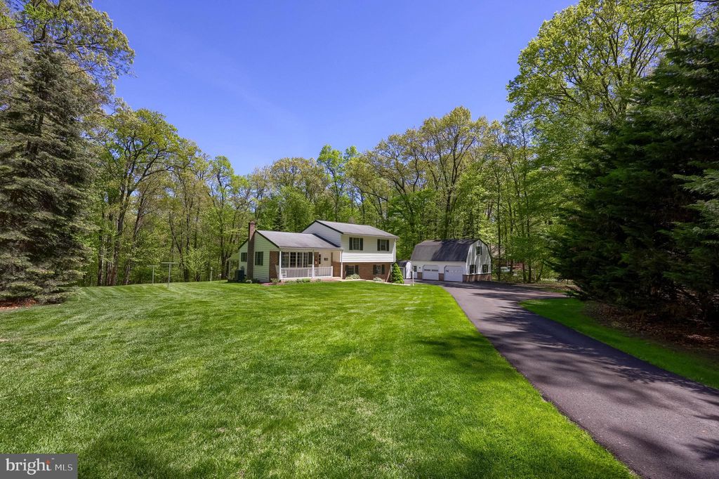 Photo of 205 Acorn Lane, LITITZ, PA 17543 (MLS # PALA2069174)