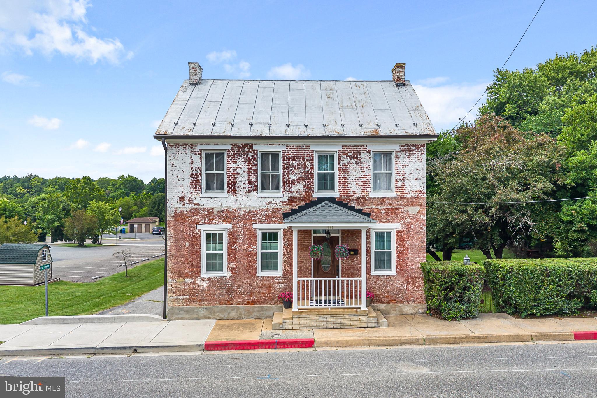 225 POTOMAC STREET