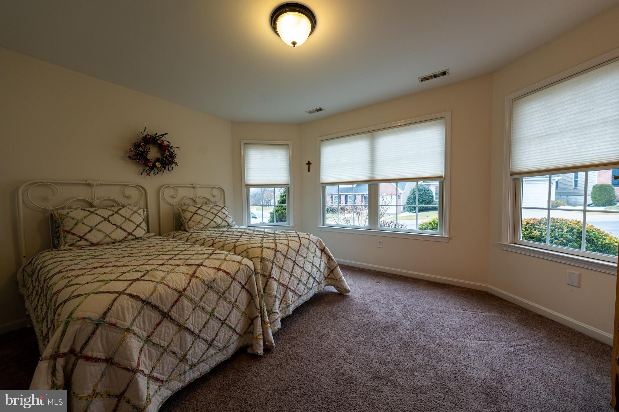 GOLDEN VIEW - Residential