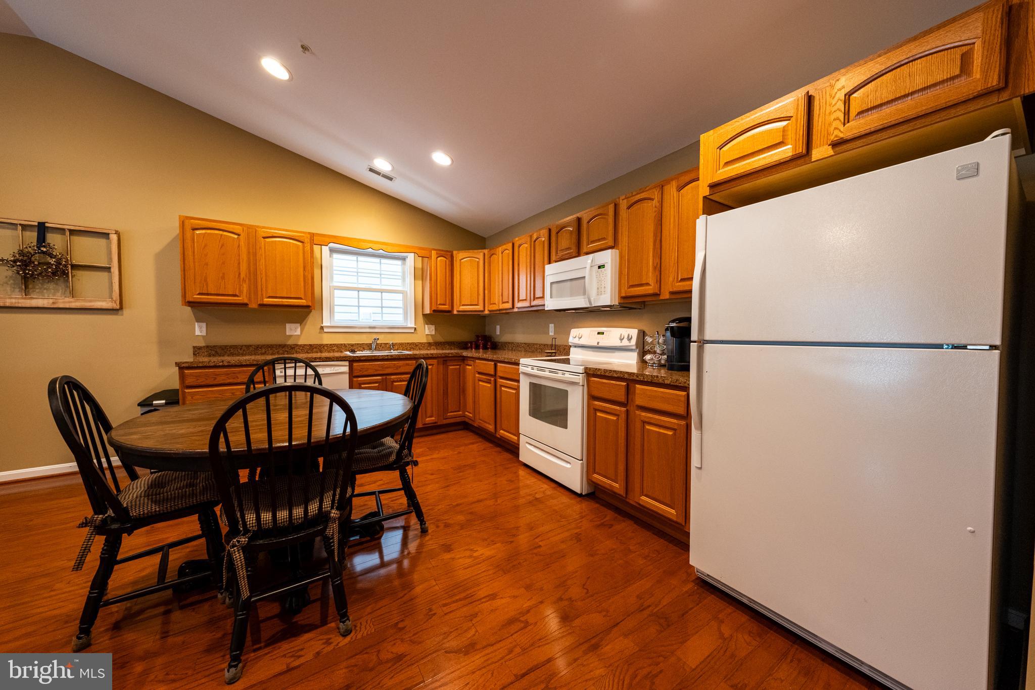 GOLDEN VIEW - Residential