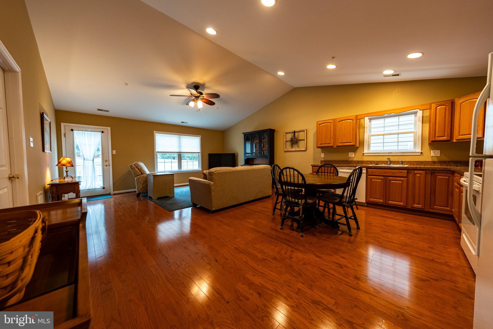 GOLDEN VIEW - Residential