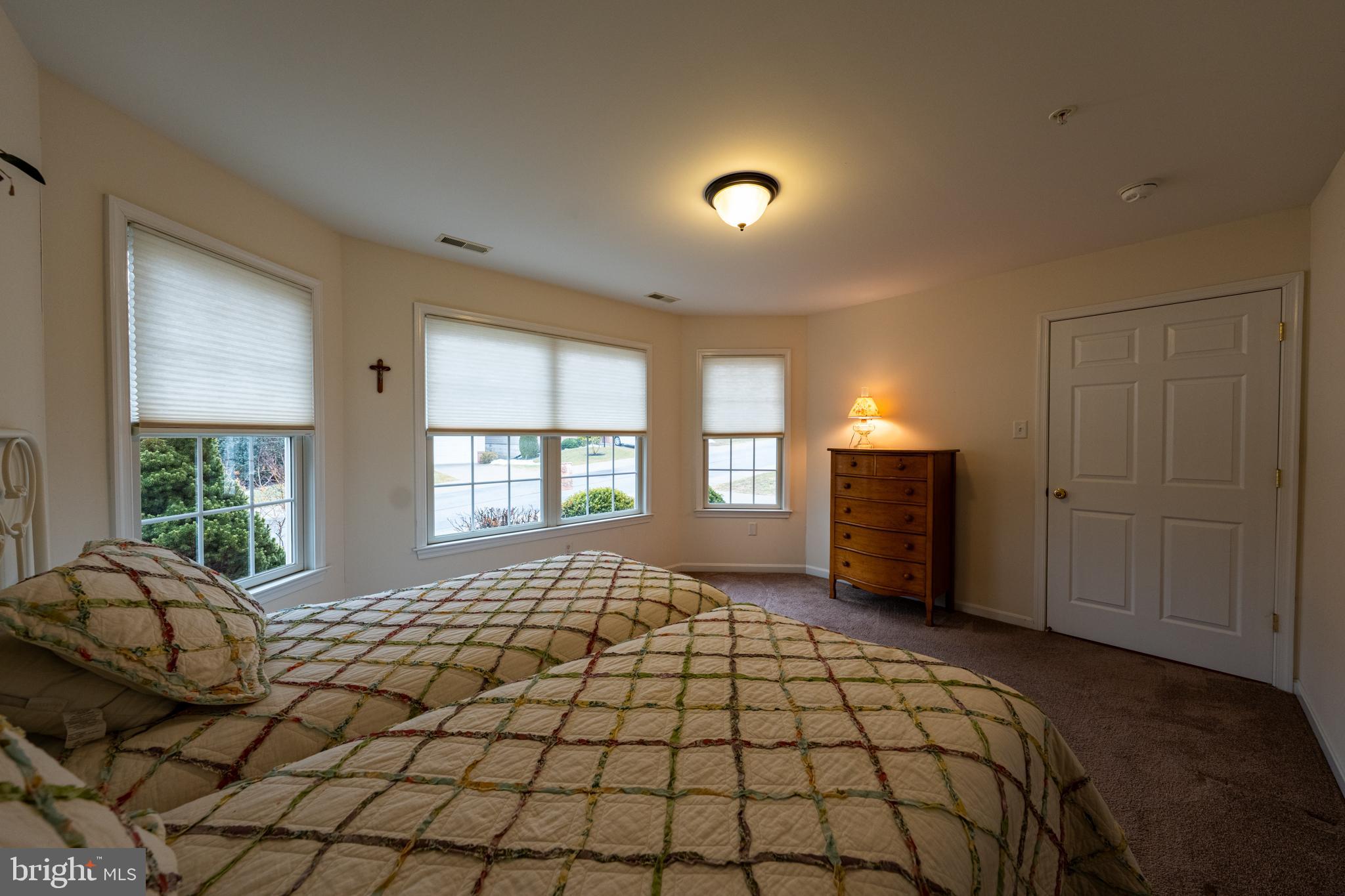 GOLDEN VIEW - Residential