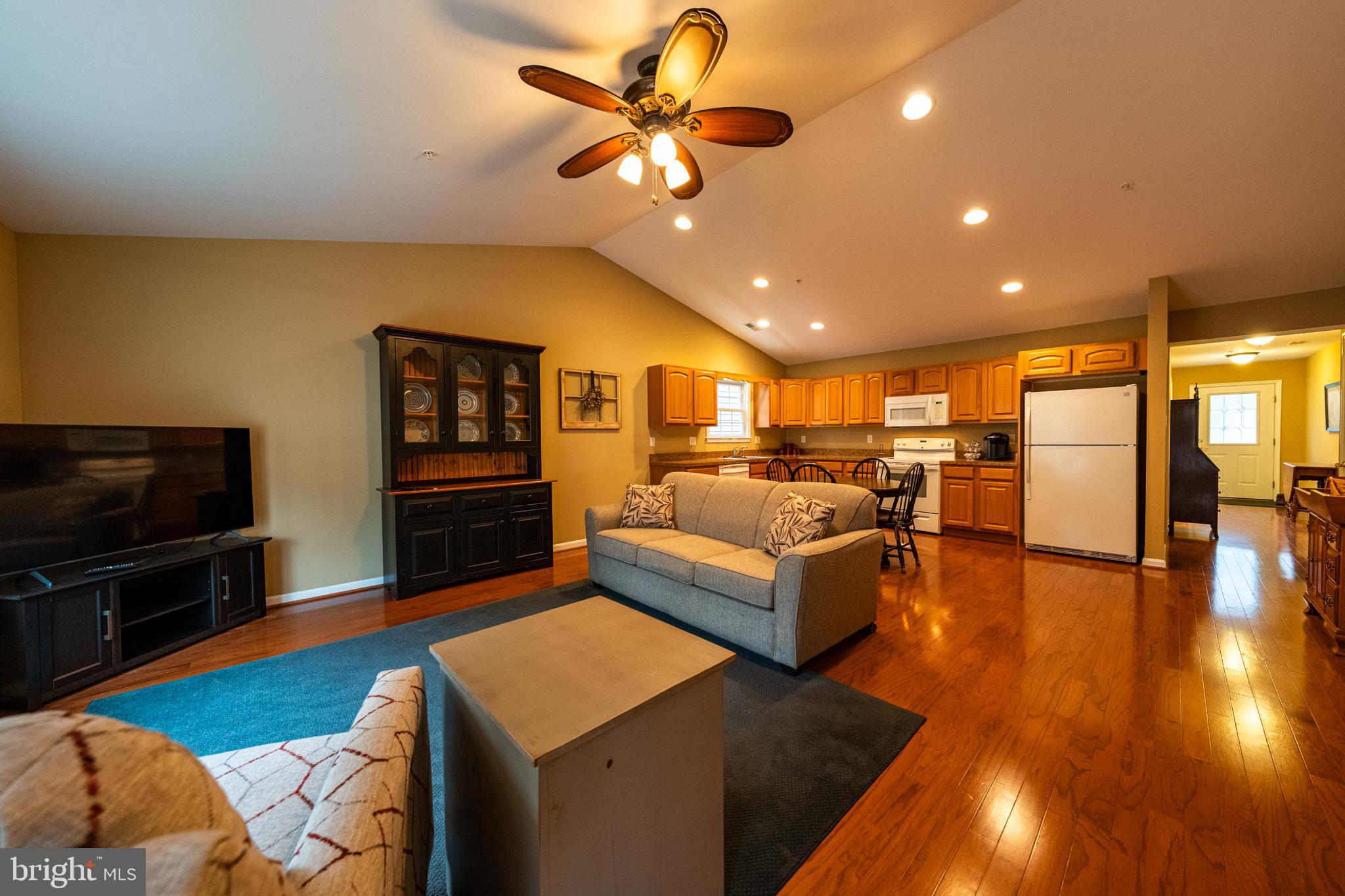 GOLDEN VIEW - Residential