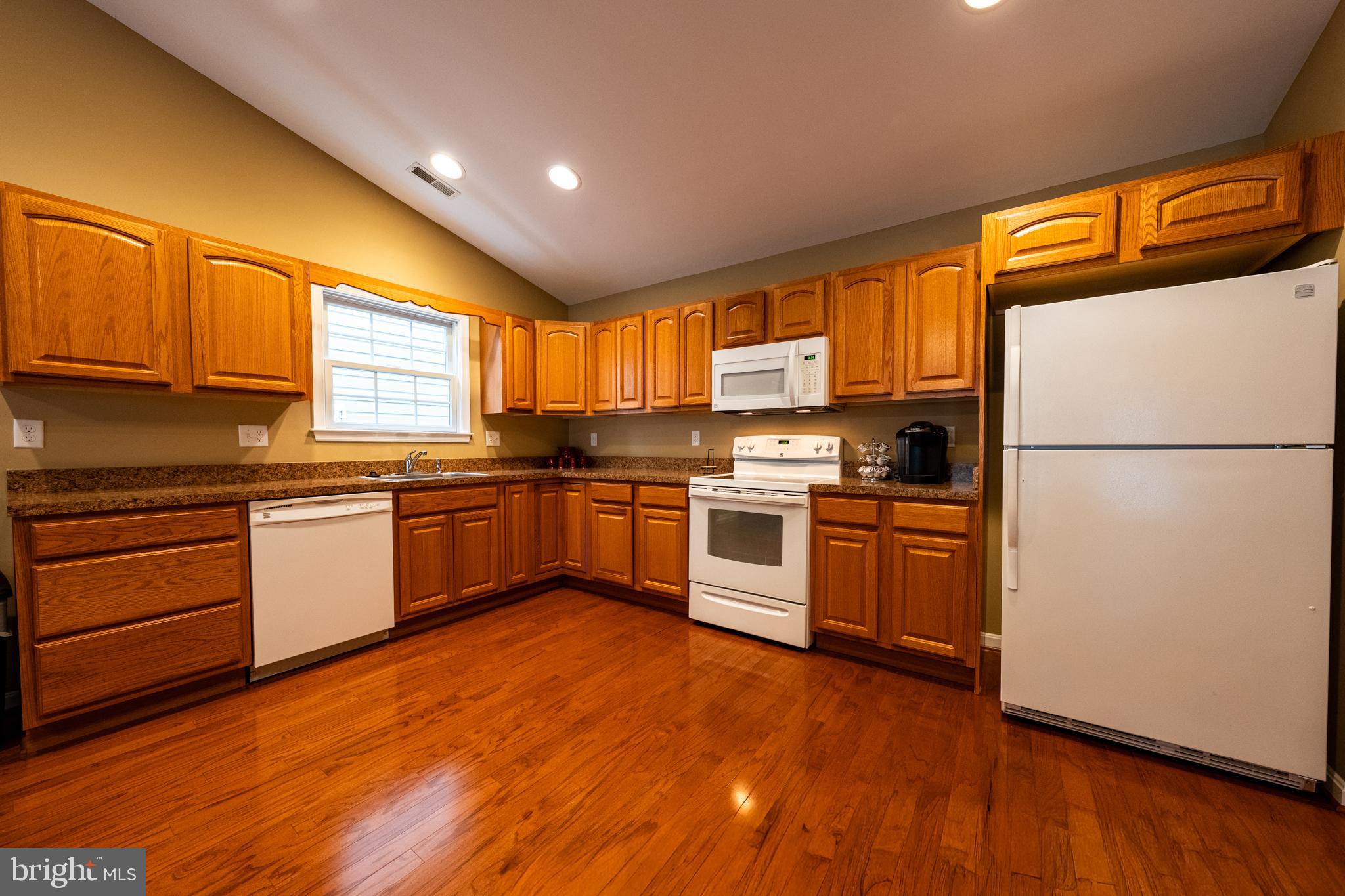 GOLDEN VIEW - Residential