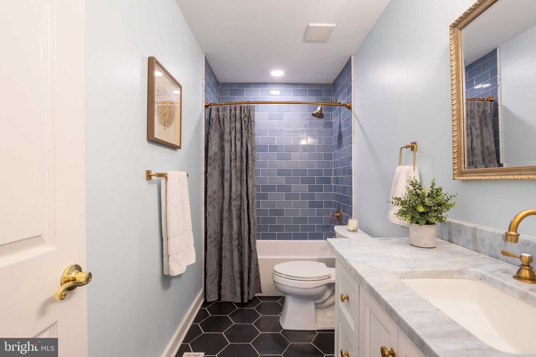 DURHAM MANOR - Residential