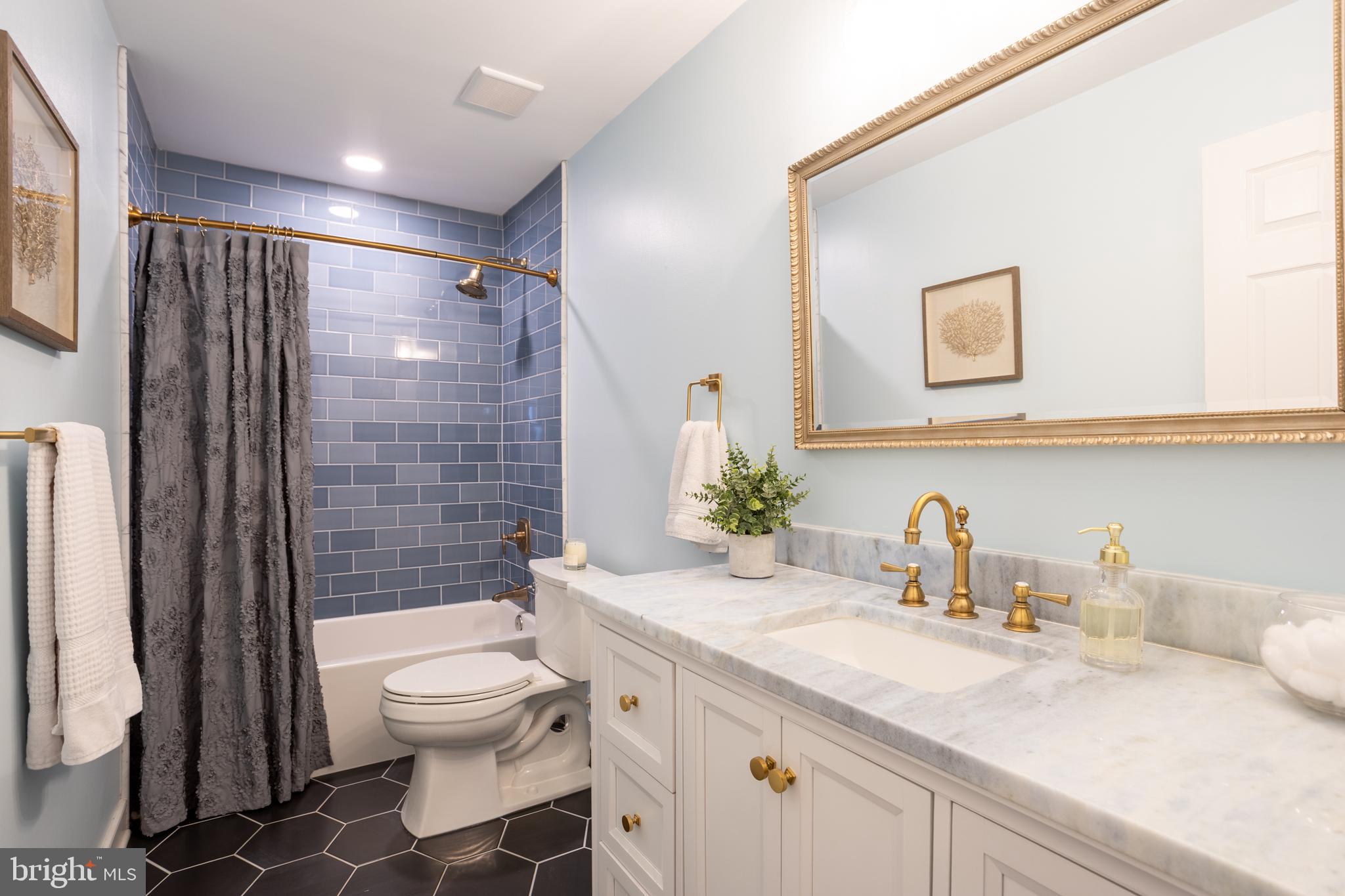 DURHAM MANOR - Residential