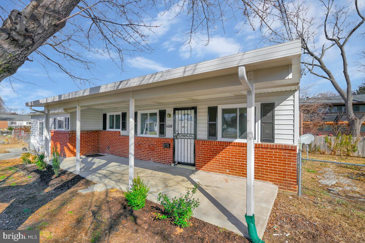 ANDREWS MANOR - Residential