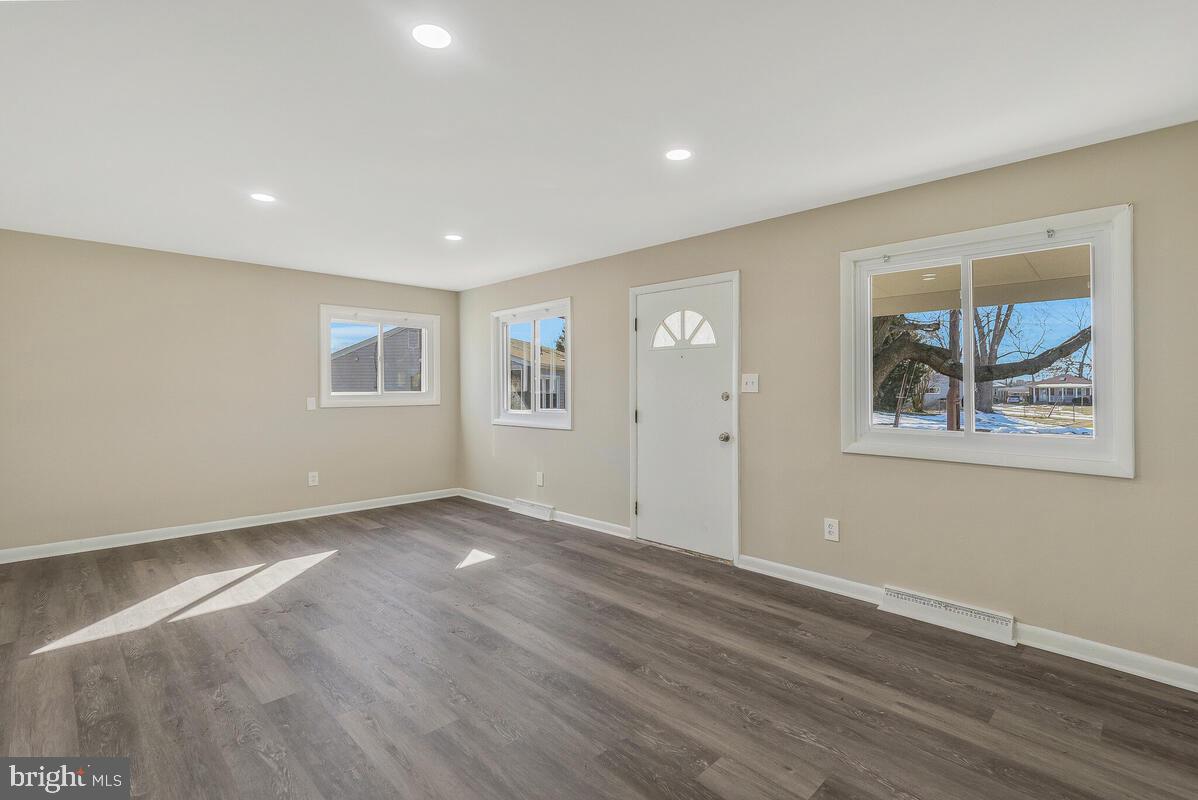 ANDREWS MANOR - Residential