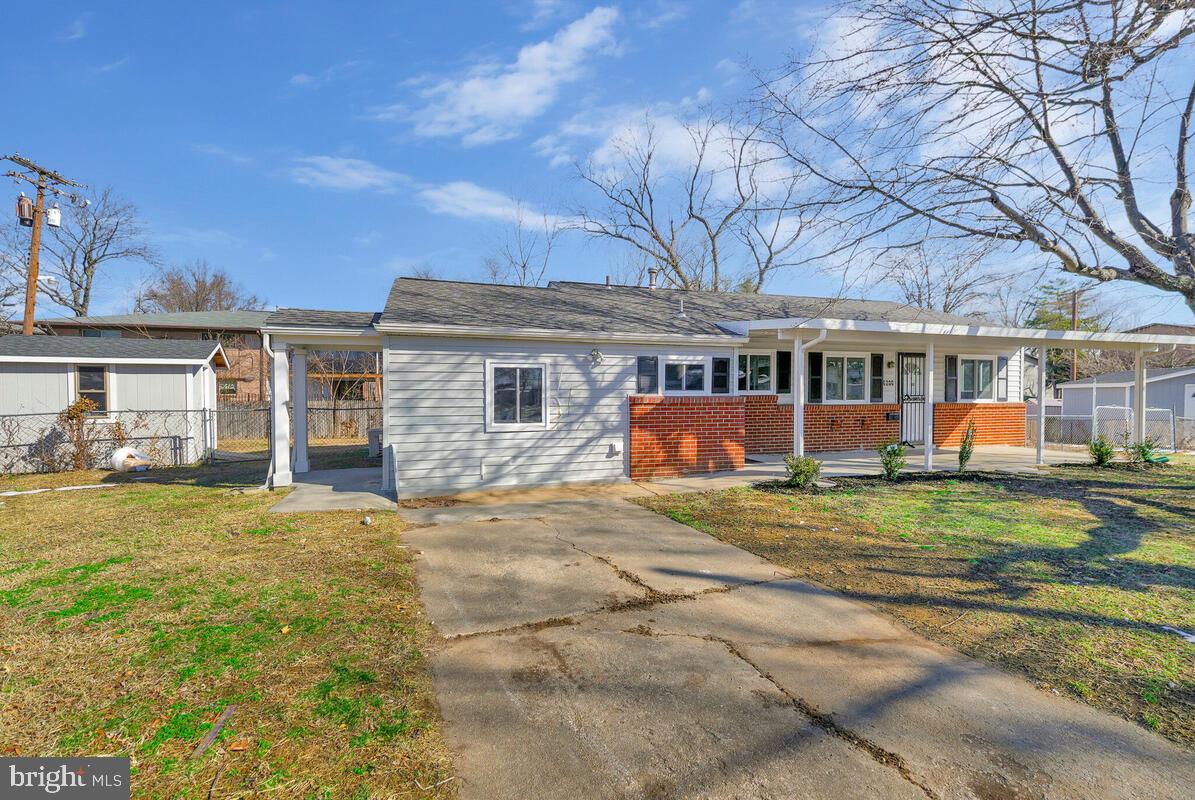 ANDREWS MANOR - Residential