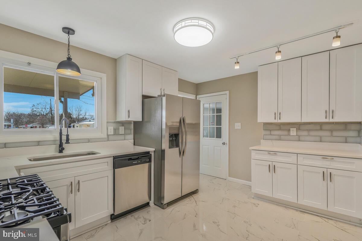 ANDREWS MANOR - Residential