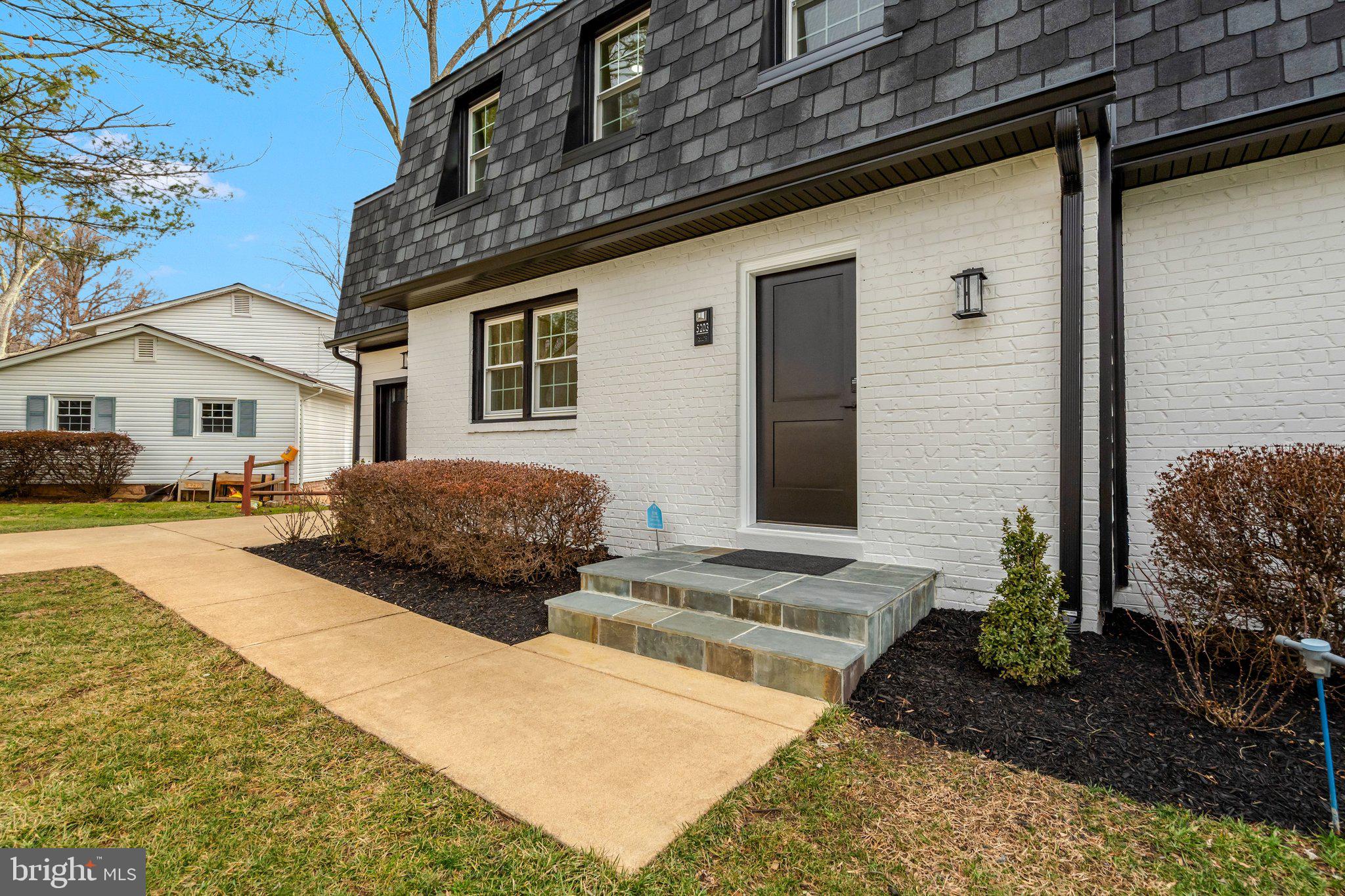 5203 MORNINGTON COURT