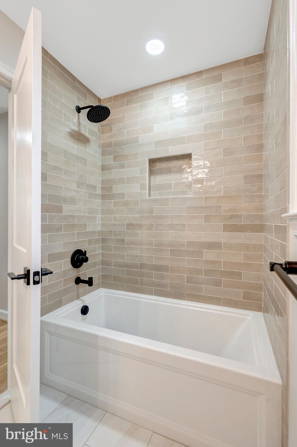 KINGS PARK WEST - Residential