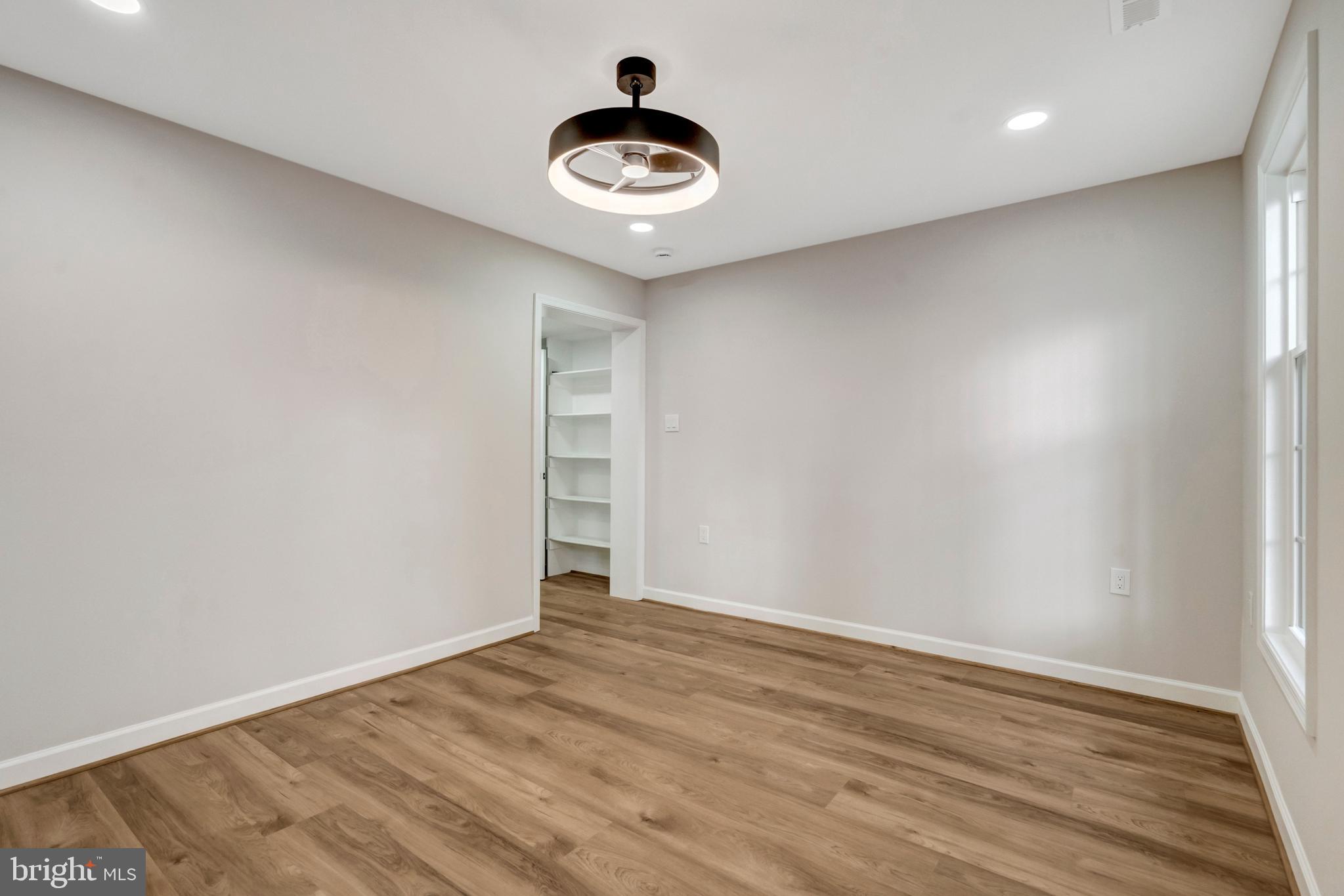 KINGS PARK WEST - Residential