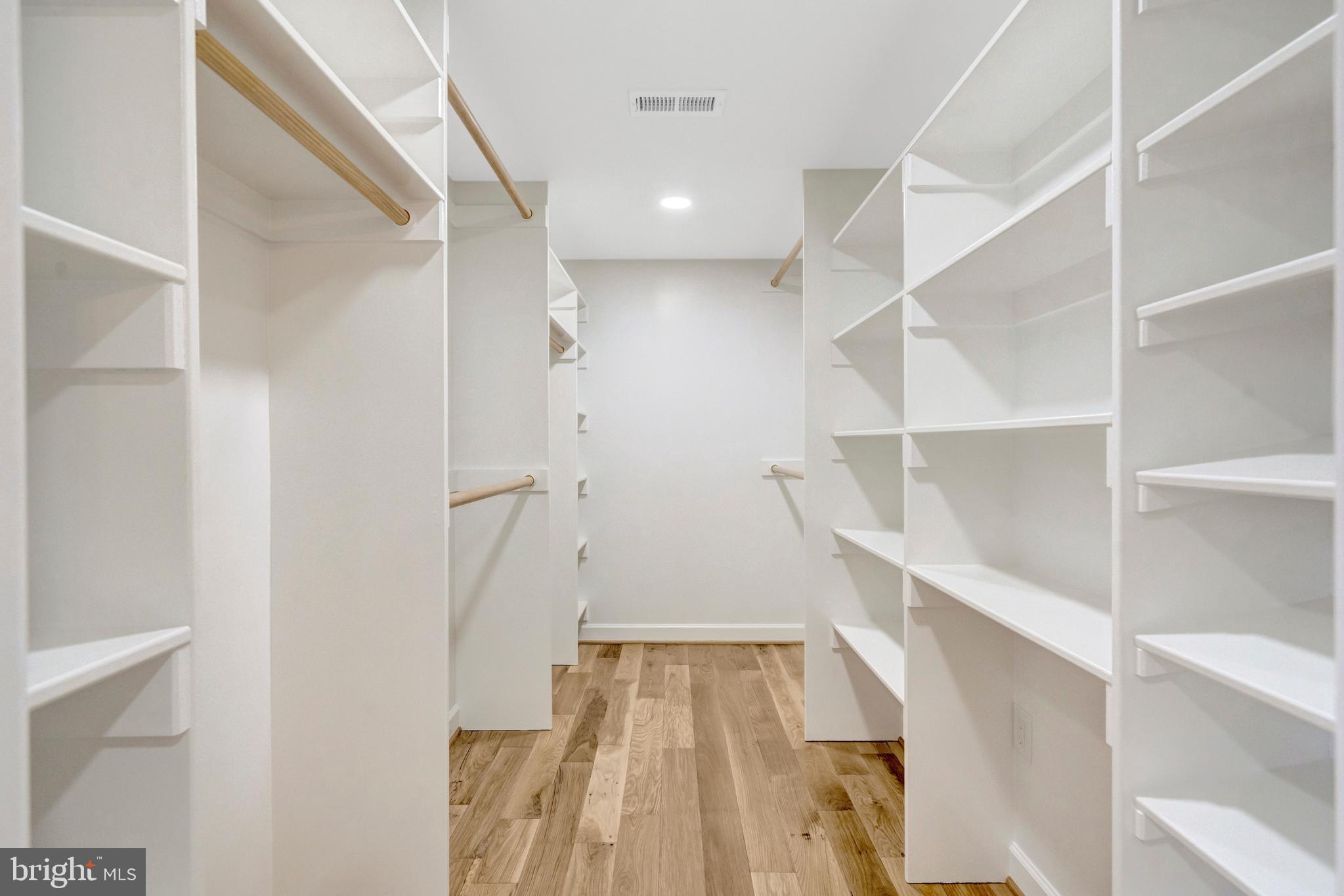 KINGS PARK WEST - Residential