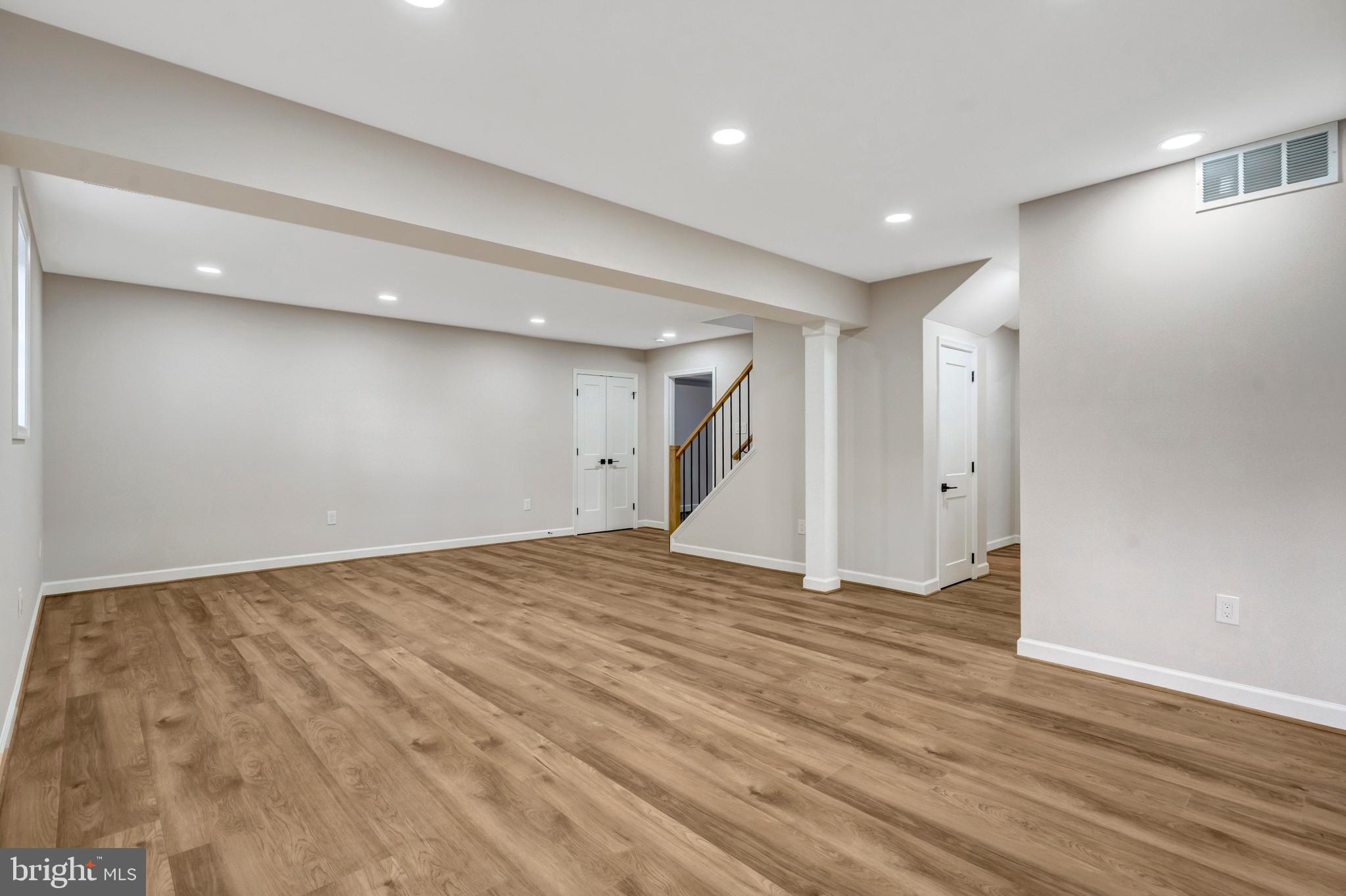 KINGS PARK WEST - Residential