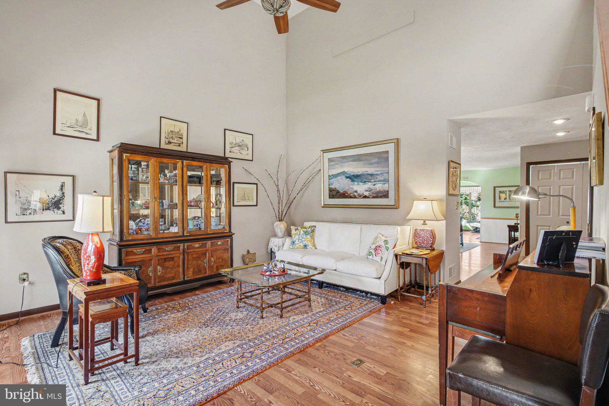 1122 ROOSEVELT COURT