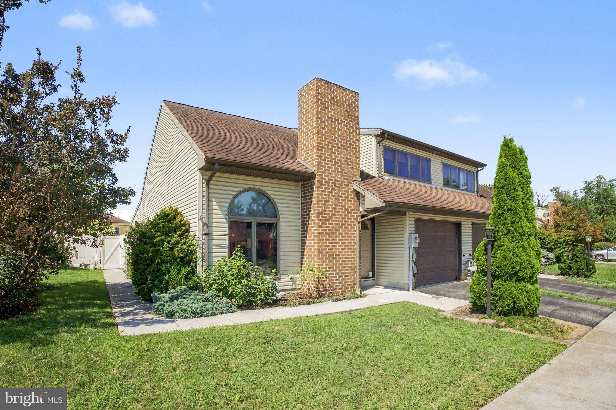 1122 ROOSEVELT COURT