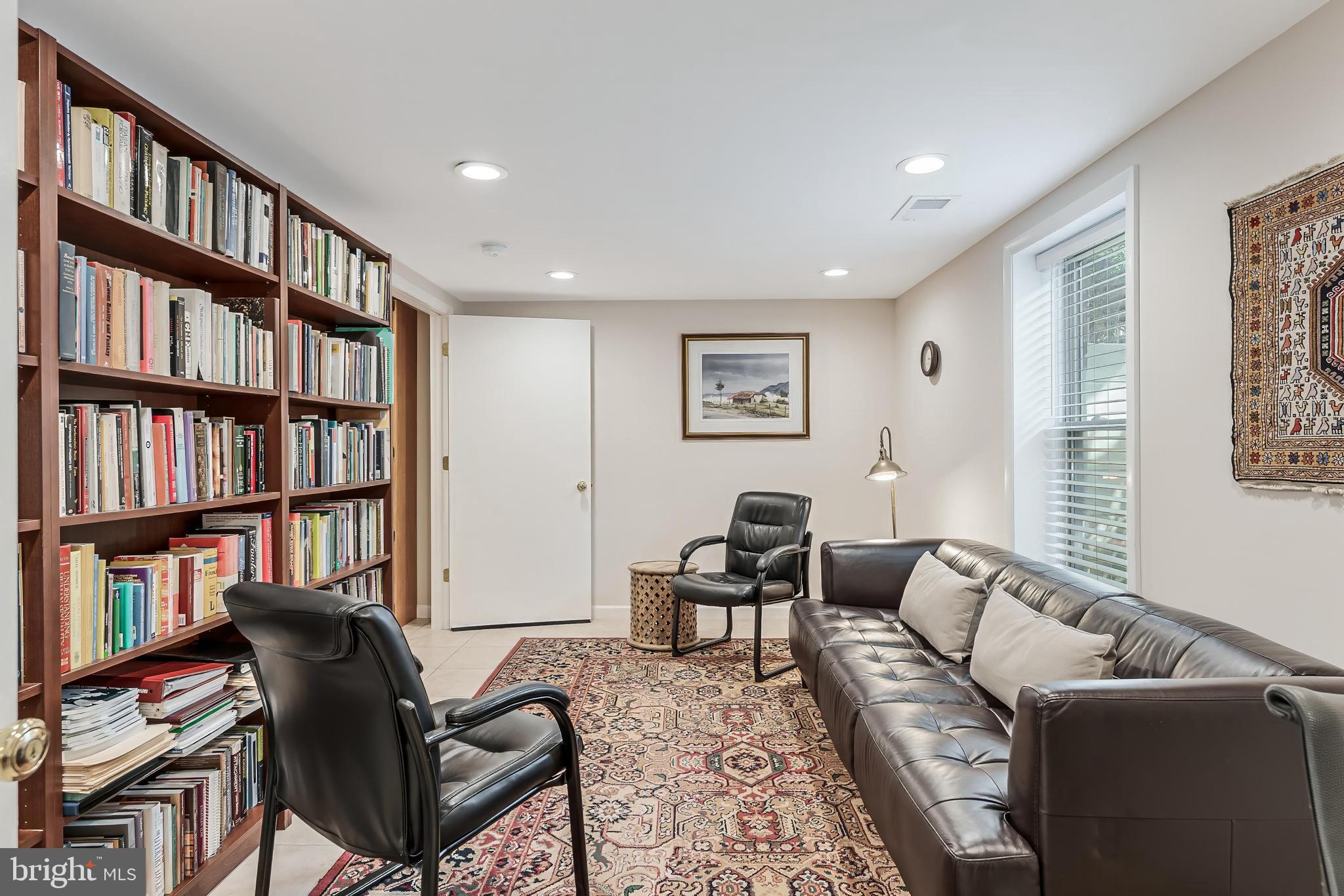 LEE HEIGHTS - Residential