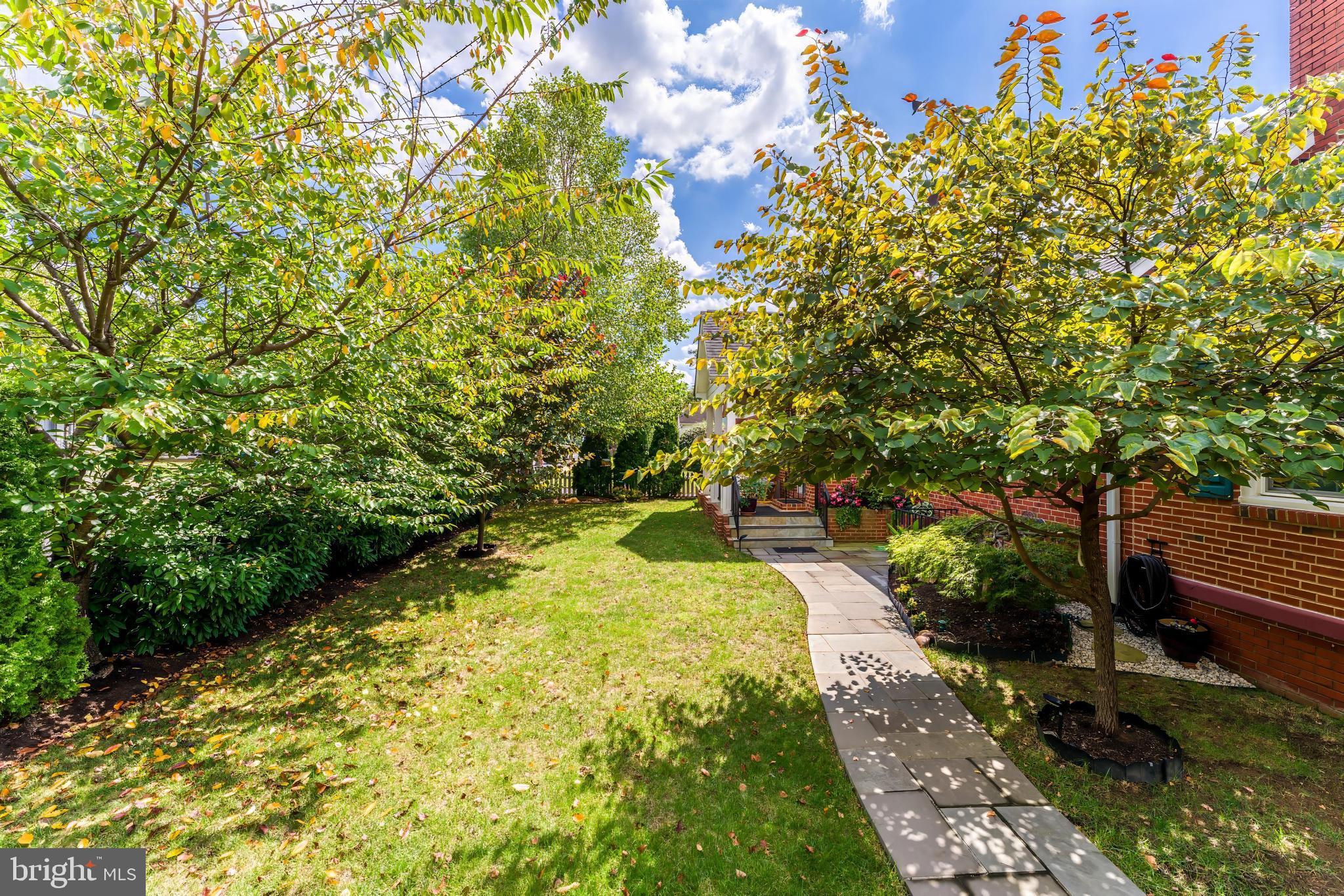 LEE HEIGHTS - Residential