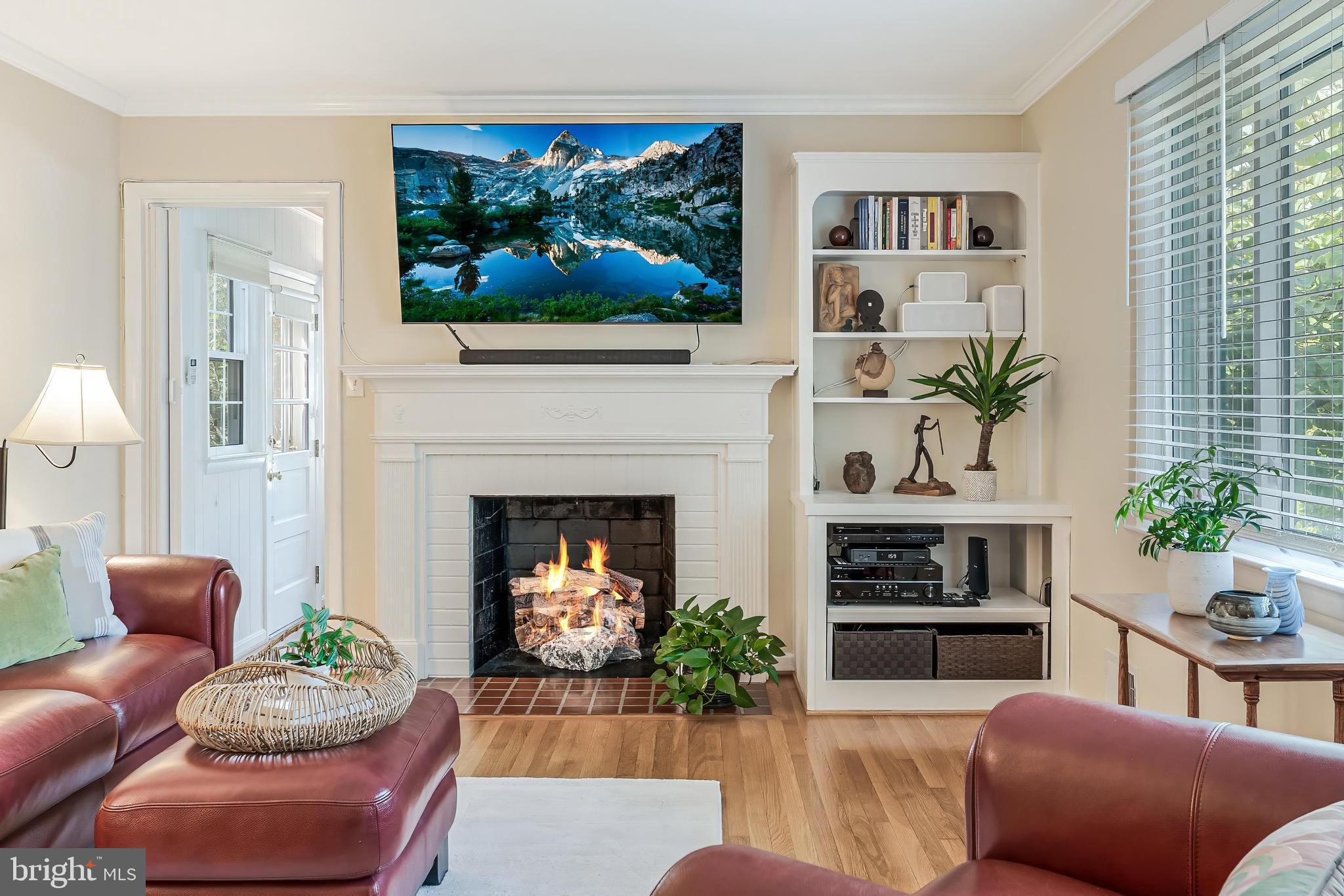 LEE HEIGHTS - Residential