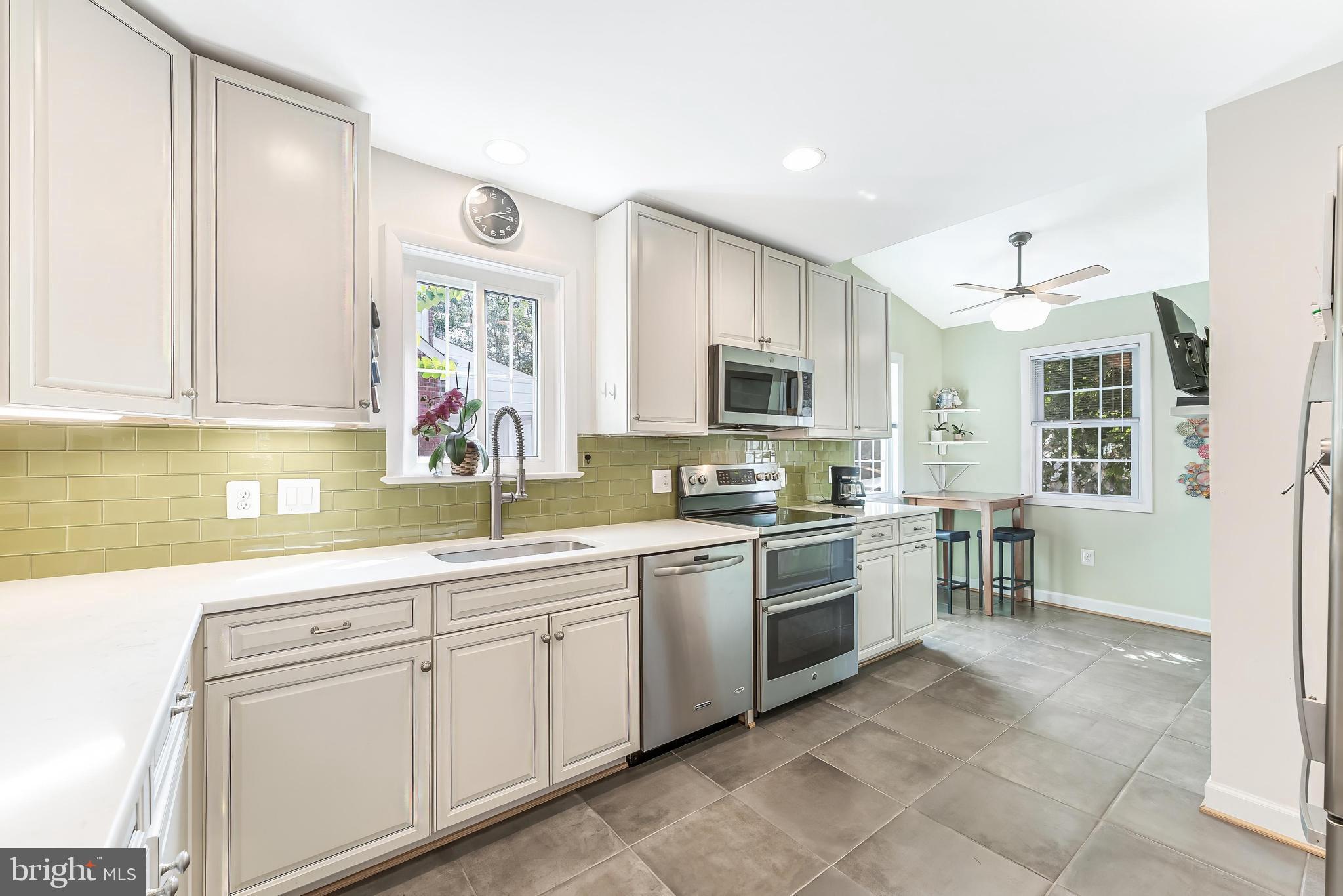 LEE HEIGHTS - Residential