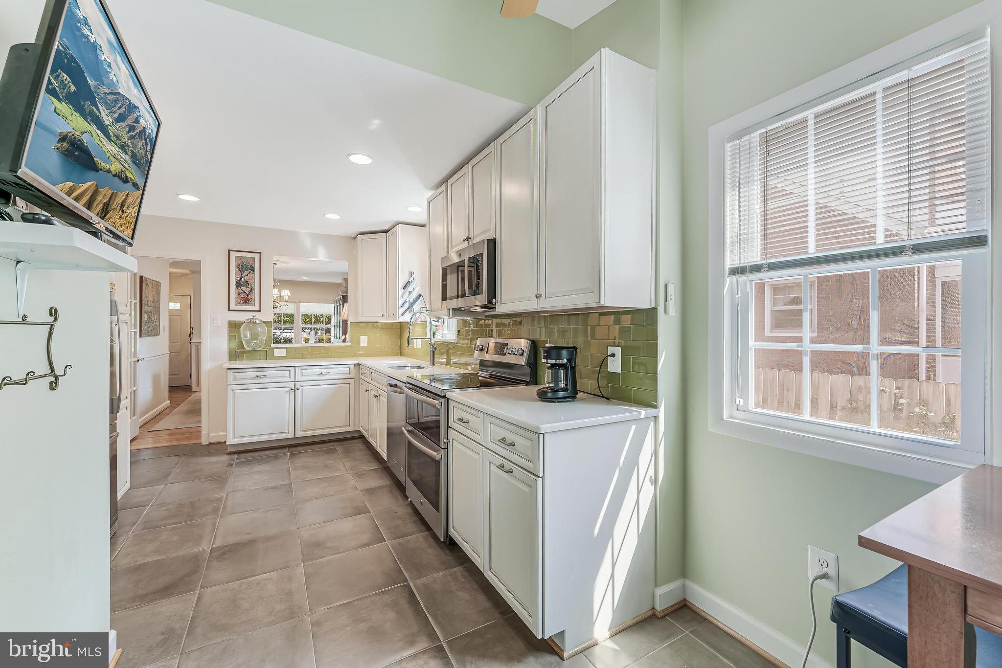 LEE HEIGHTS - Residential