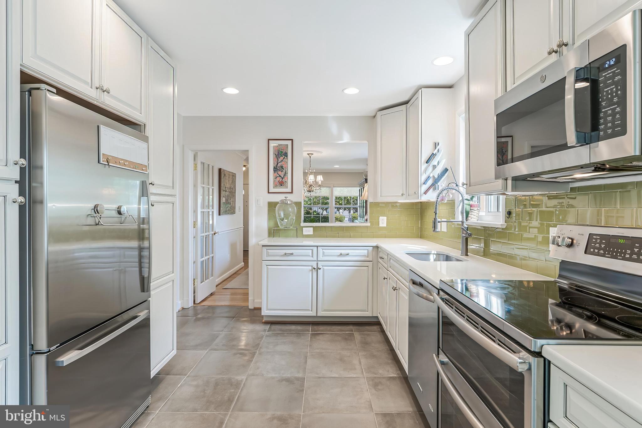 LEE HEIGHTS - Residential