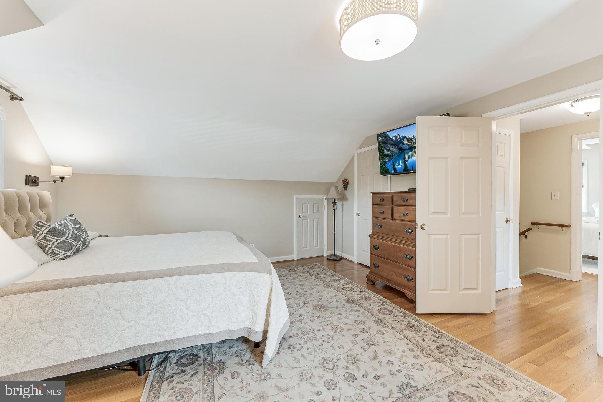 LEE HEIGHTS - Residential