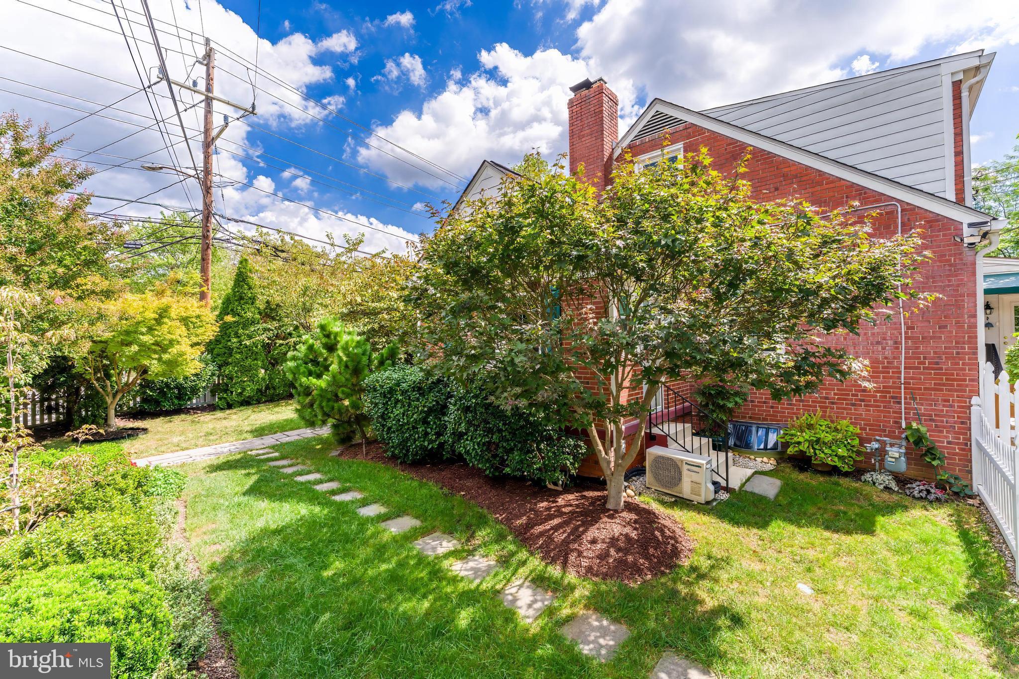 LEE HEIGHTS - Residential