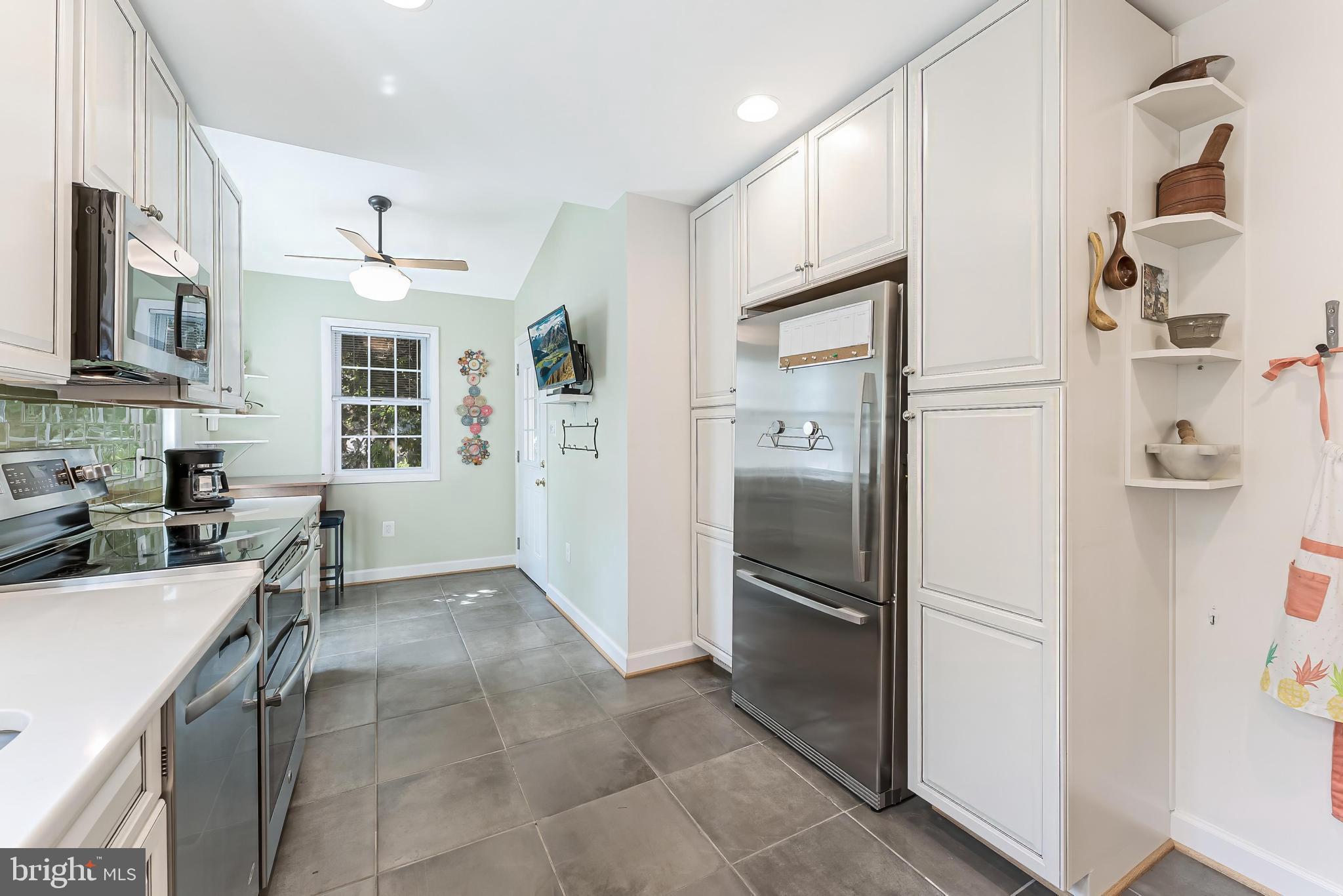 LEE HEIGHTS - Residential