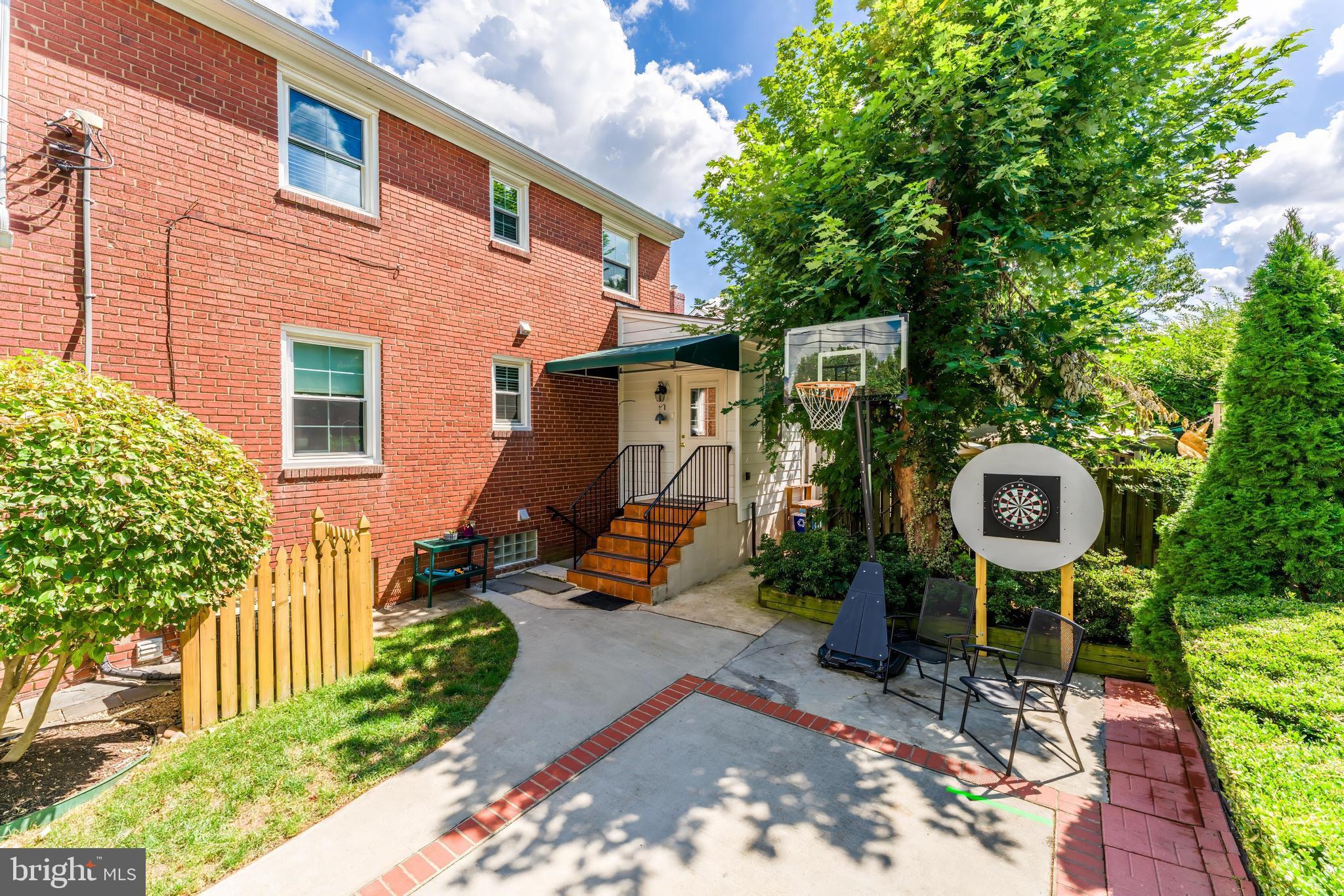 LEE HEIGHTS - Residential