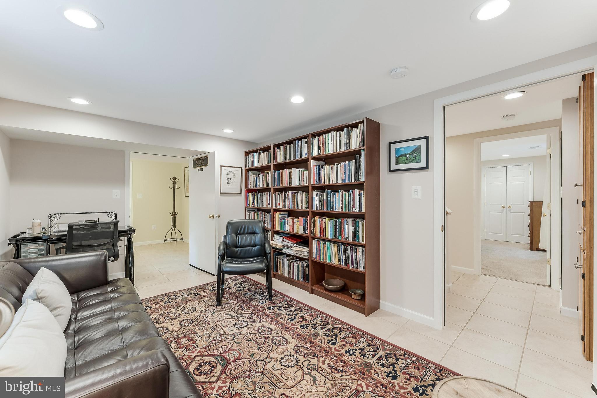 LEE HEIGHTS - Residential