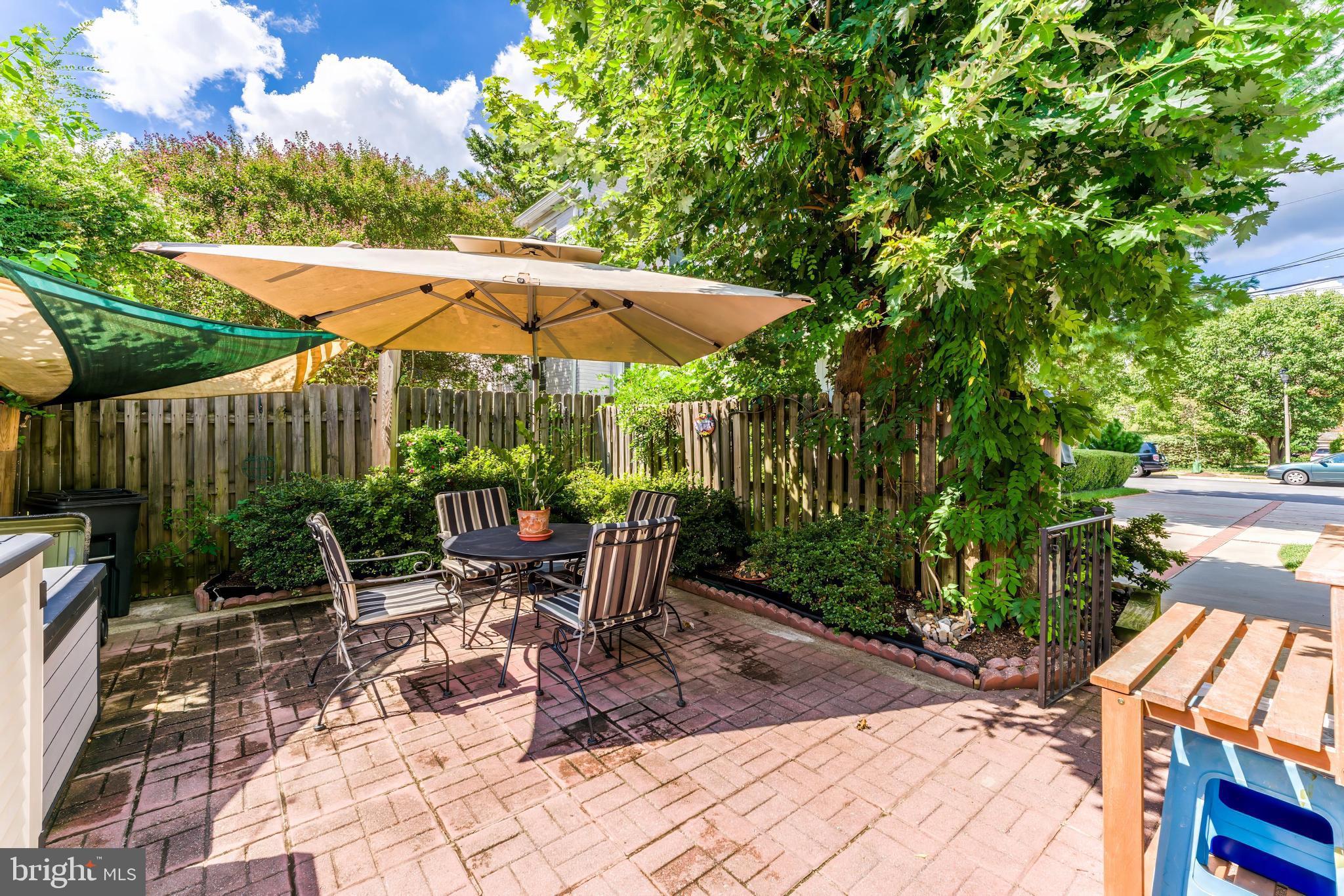 LEE HEIGHTS - Residential