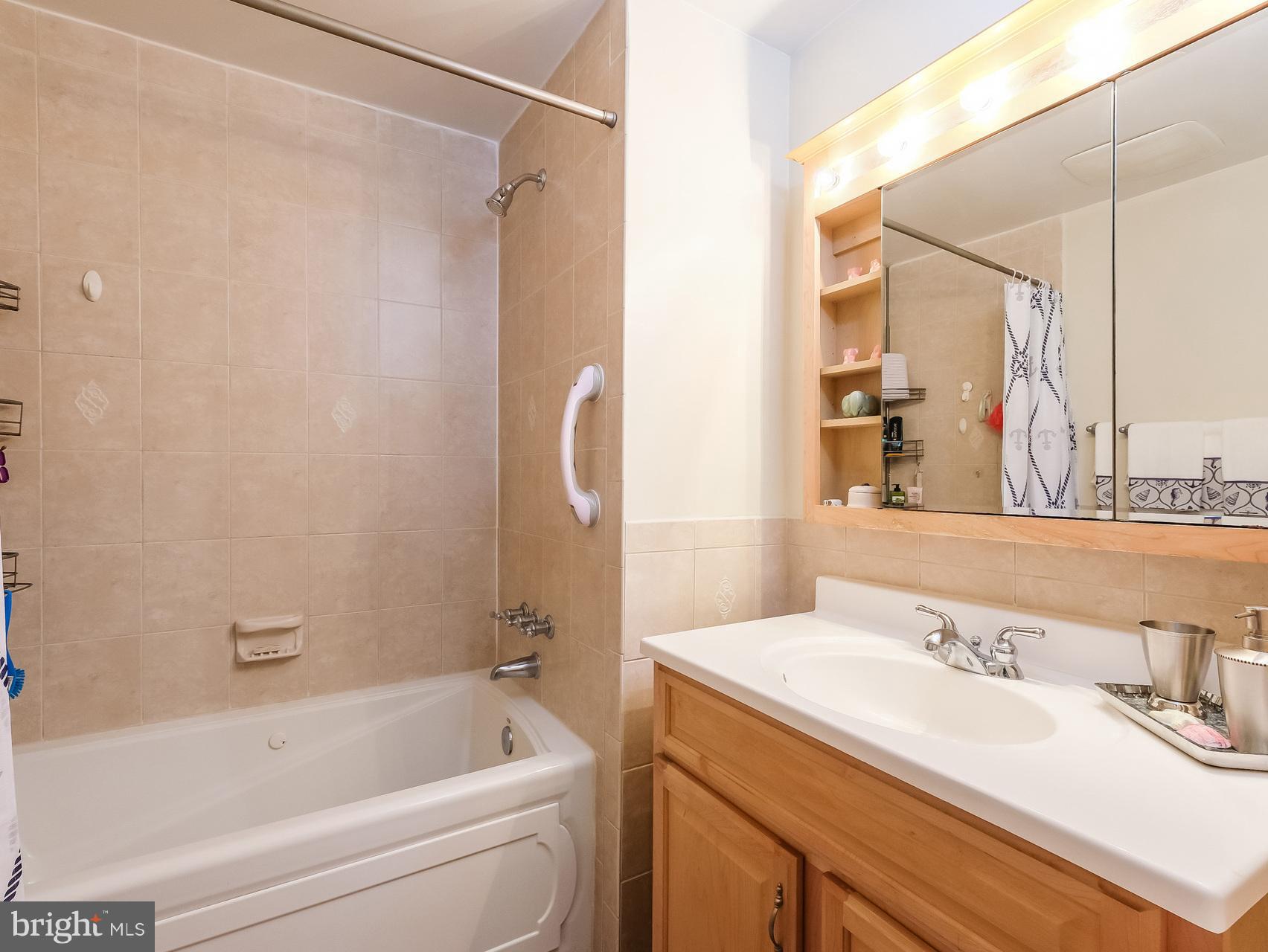 OXFORD ROW - Residential