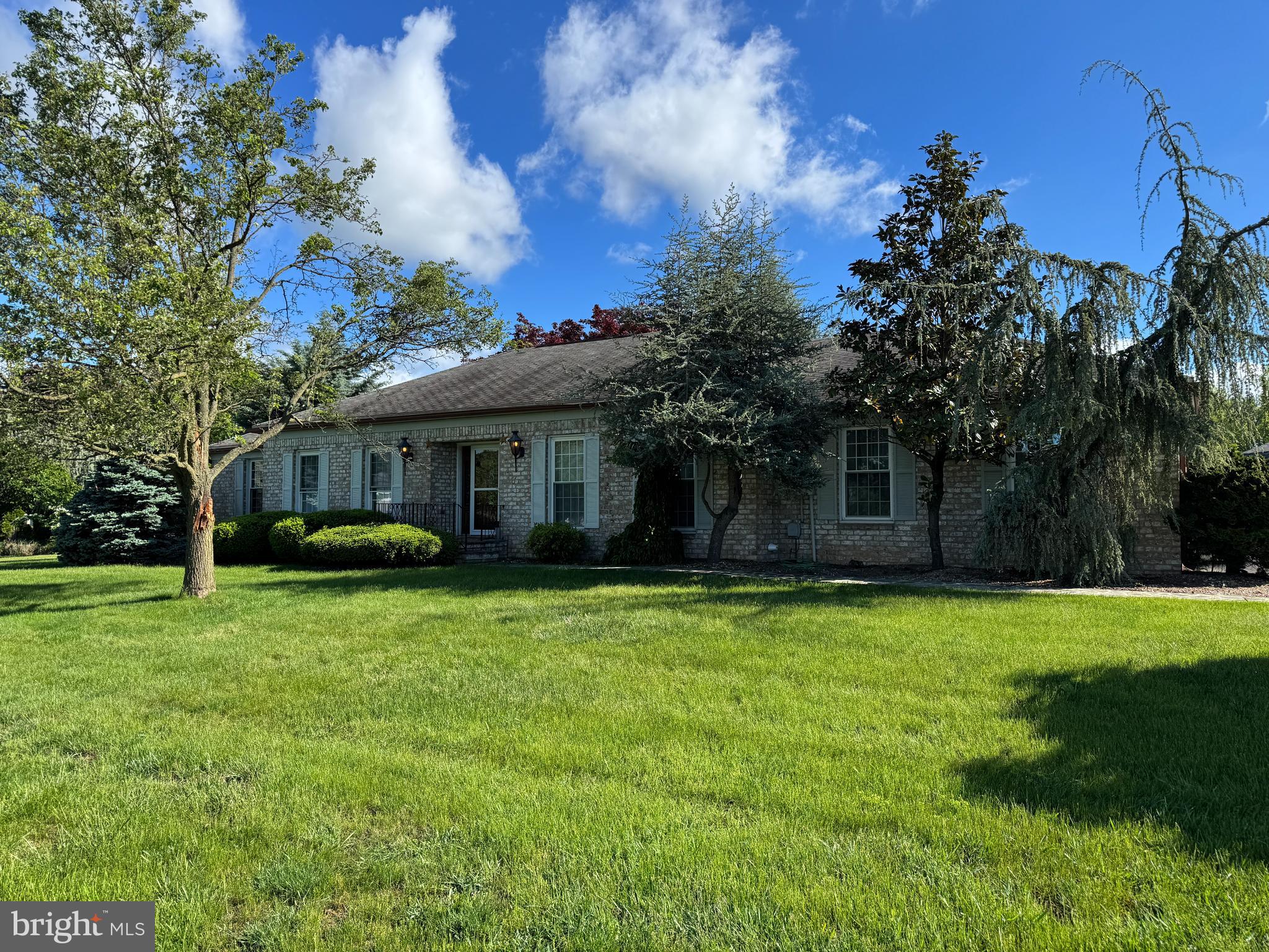 204 MOSS SPRING AVENUE