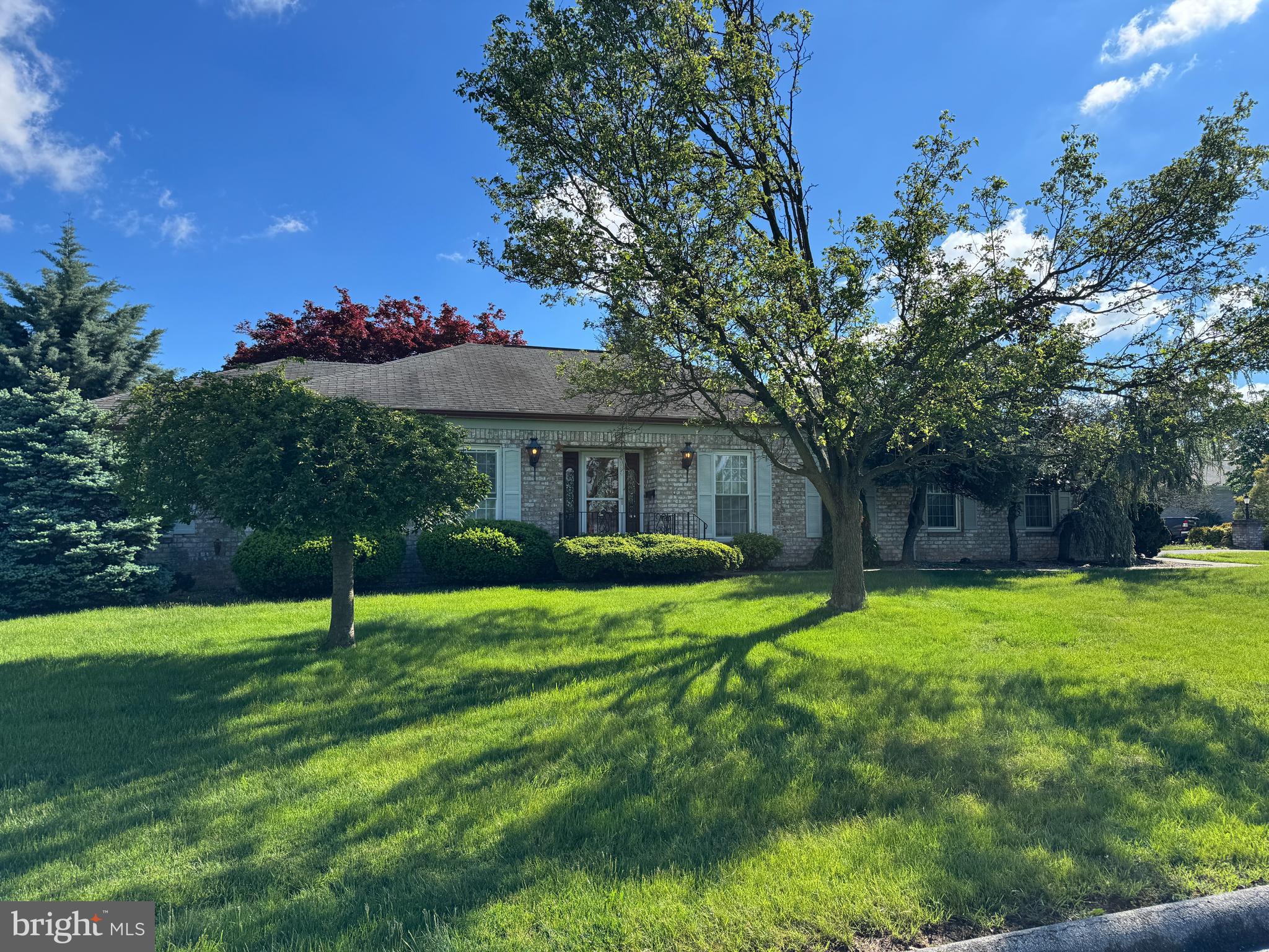 204 MOSS SPRING AVENUE