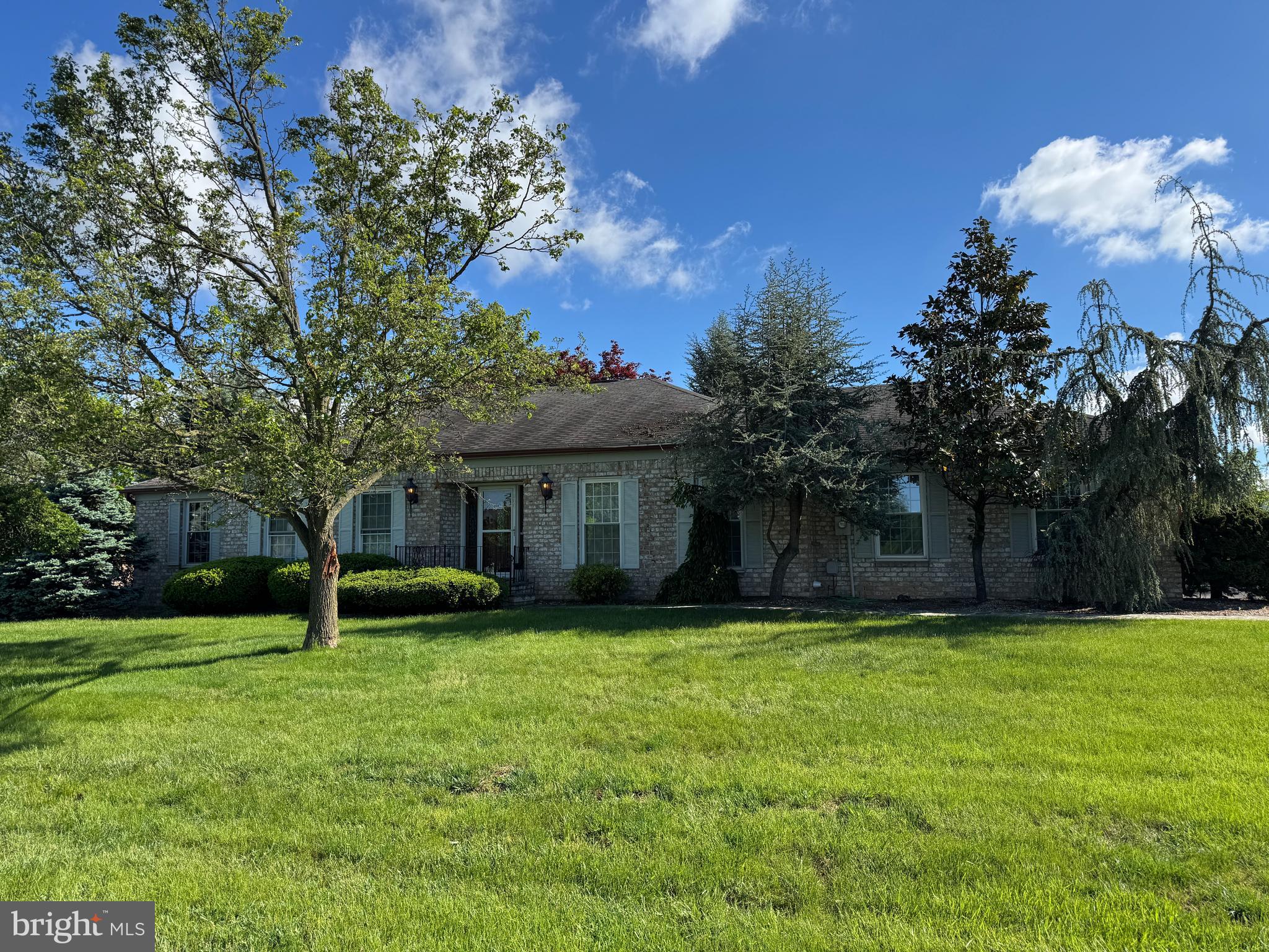 204 MOSS SPRING AVENUE