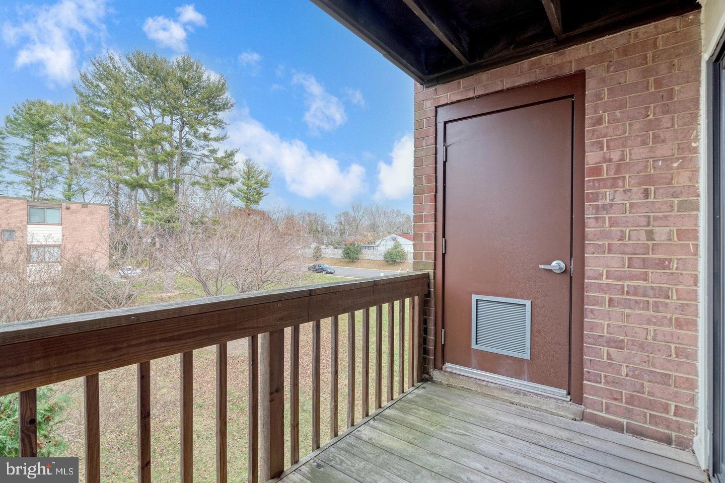 FAIRFAX WEST - Residential Lease