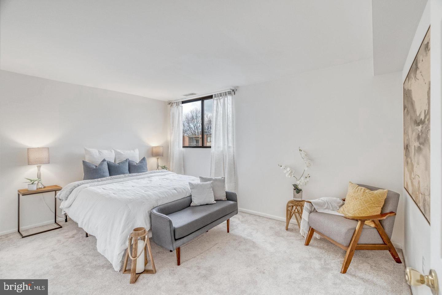 FAIRFAX WEST - Residential Lease