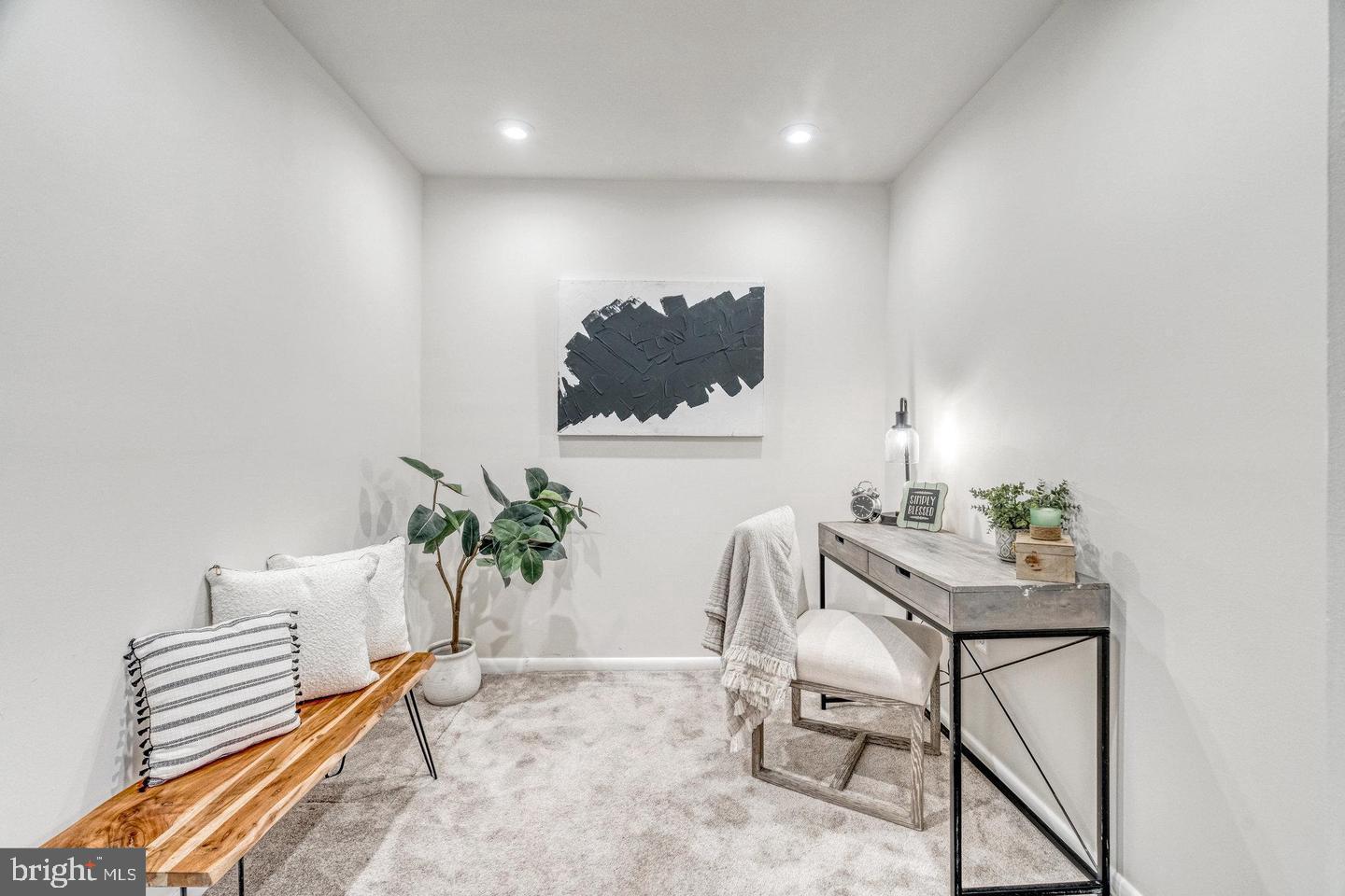 FAIRFAX WEST - Residential Lease