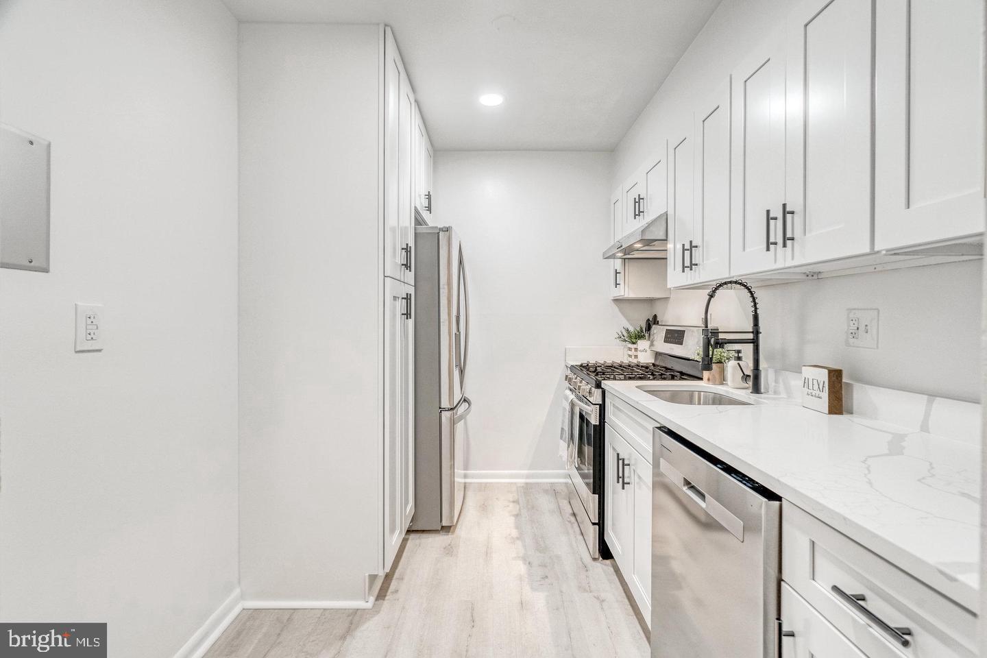 FAIRFAX WEST - Residential Lease