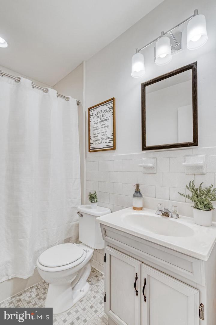 FAIRFAX WEST - Residential Lease