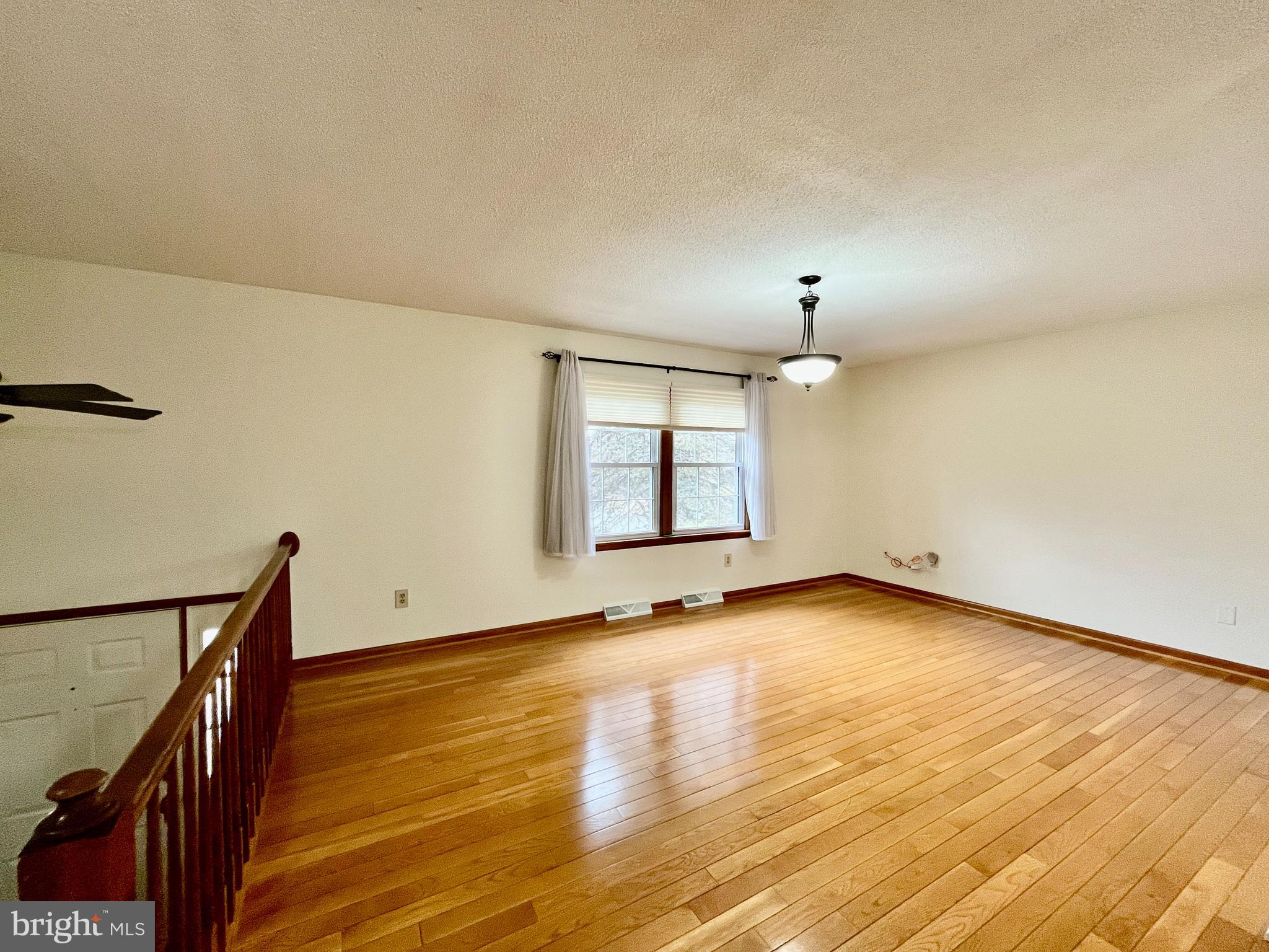 HALFWAY - Residential