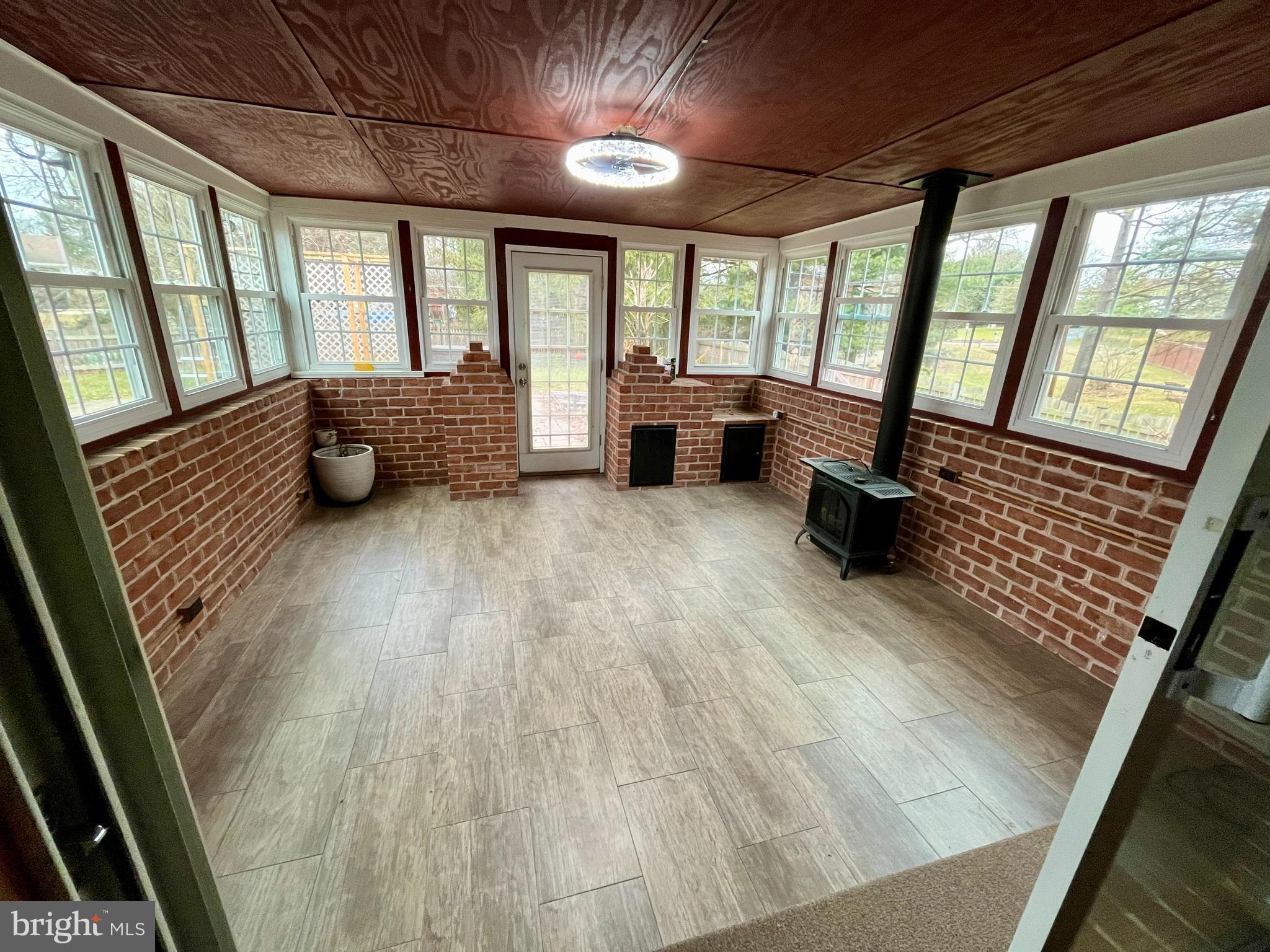 HALFWAY - Residential