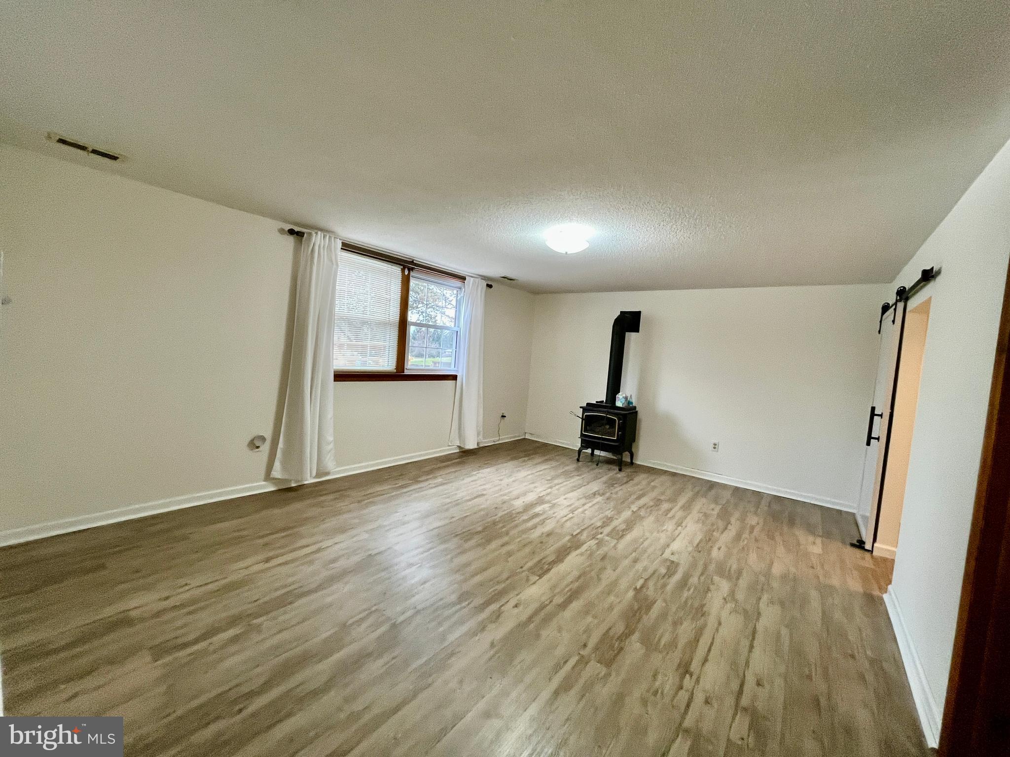 HALFWAY - Residential